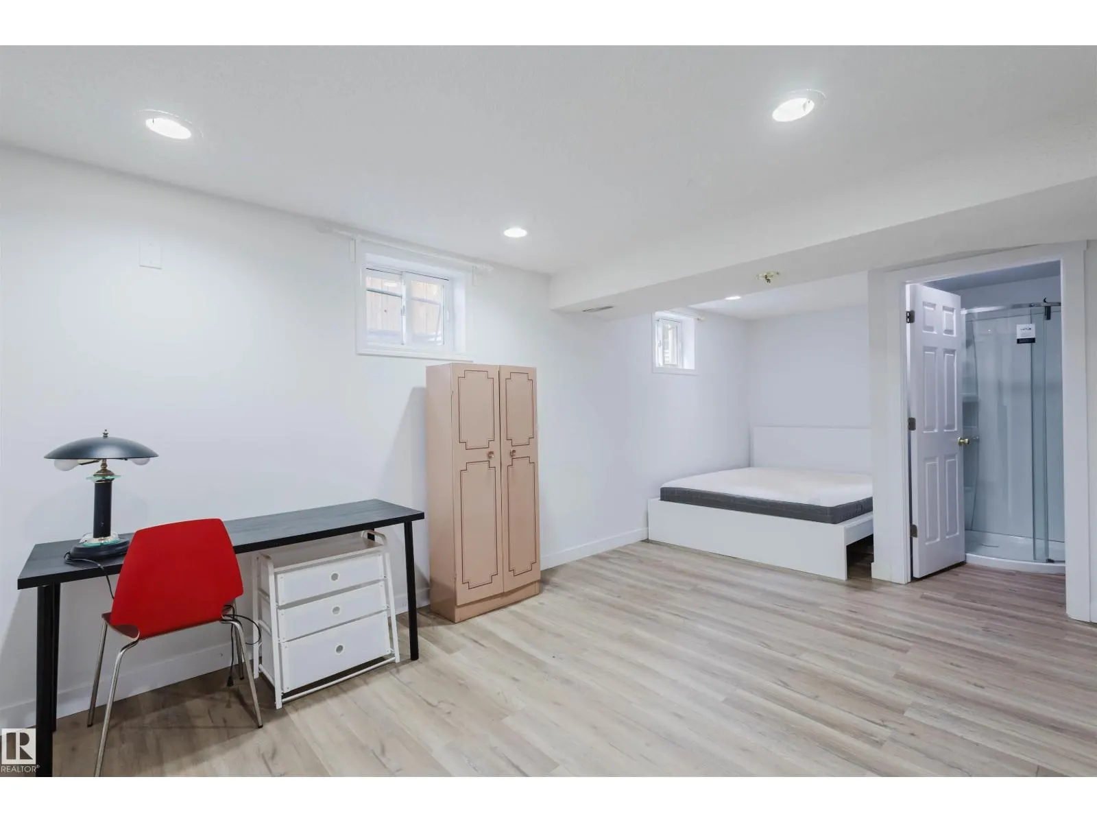 10948 75 AV NW