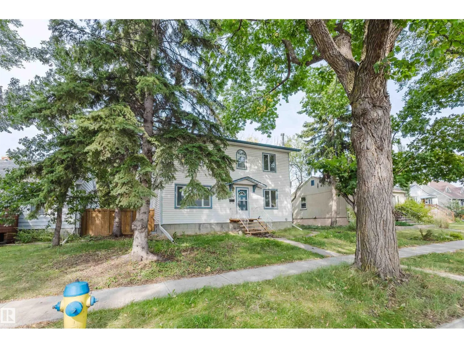 10948 75 AV NW