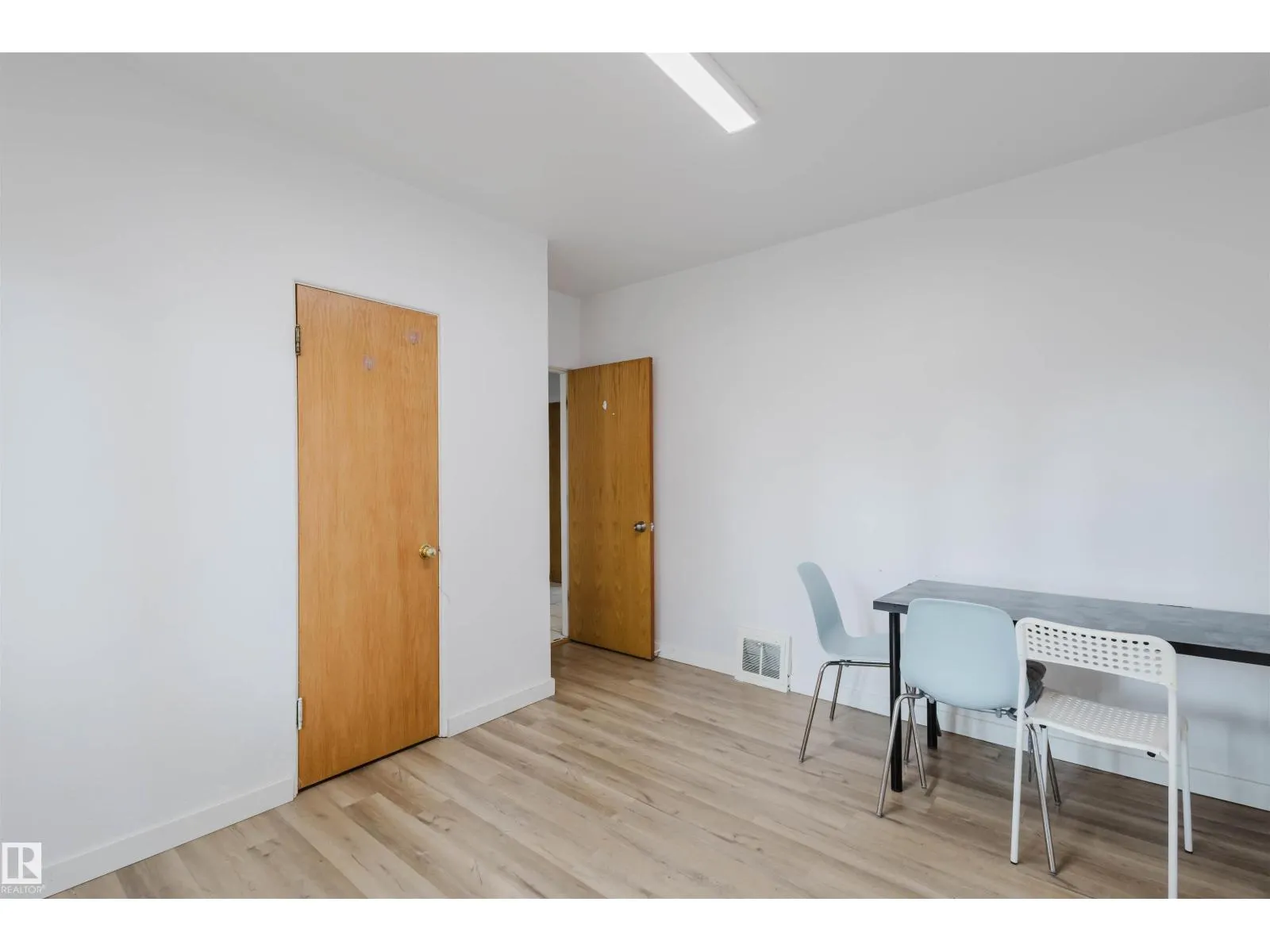 10948 75 AV NW