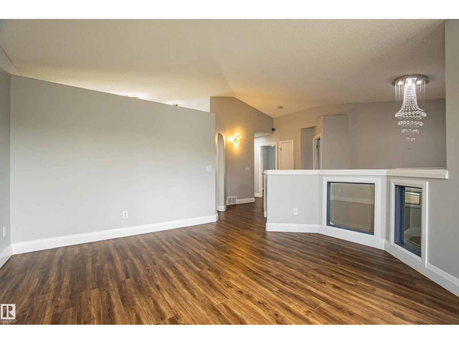 2812 40A AV NW