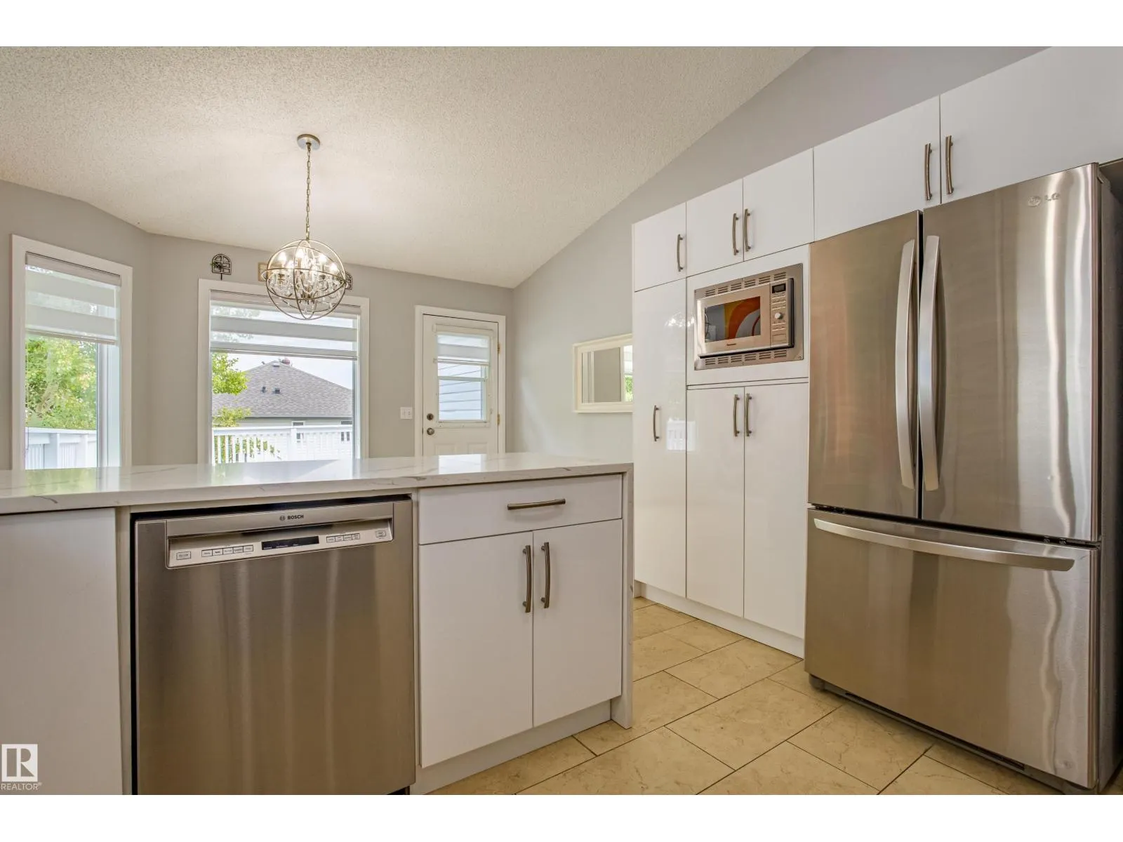 2812 40A AV NW