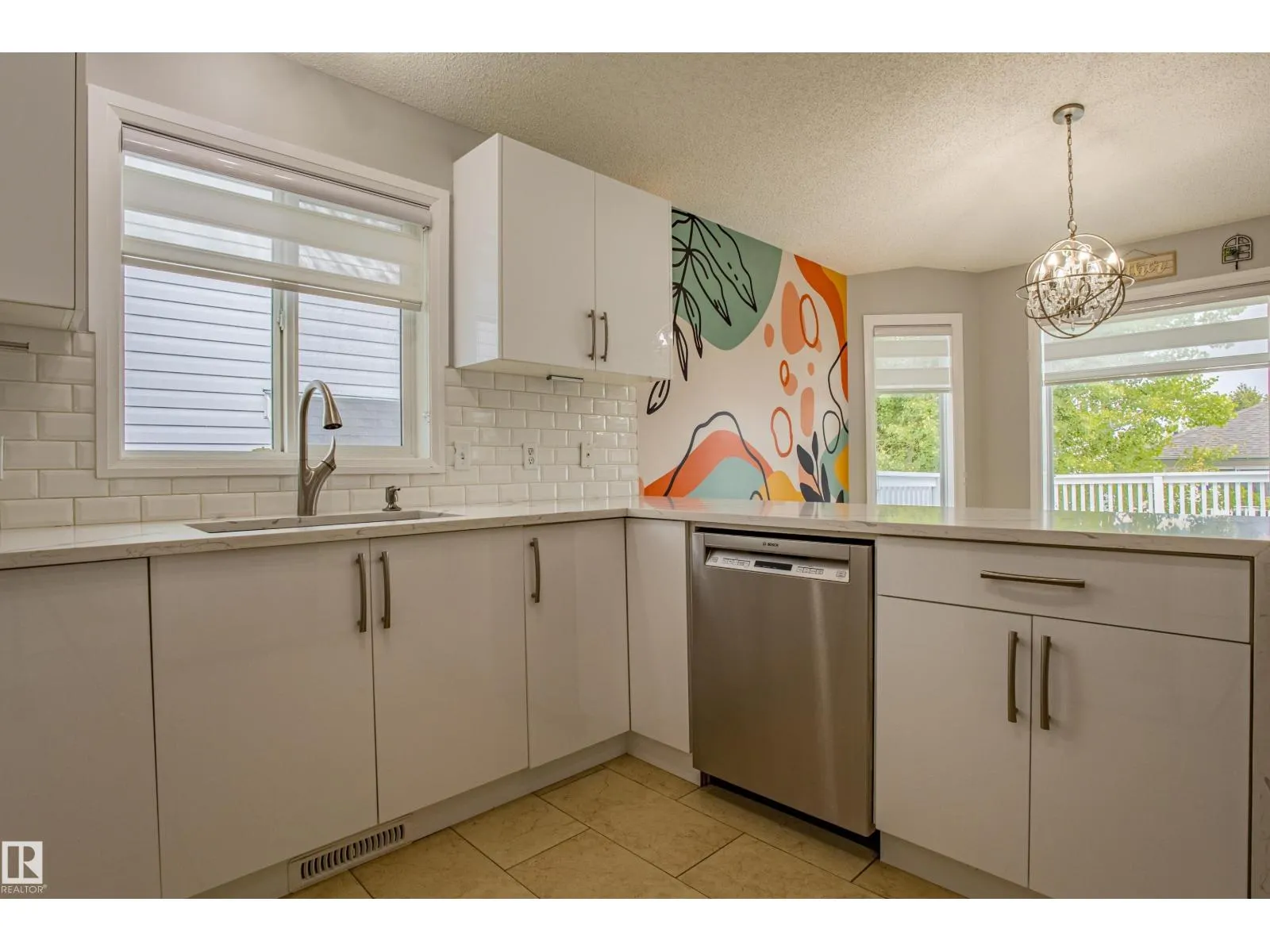 2812 40A AV NW