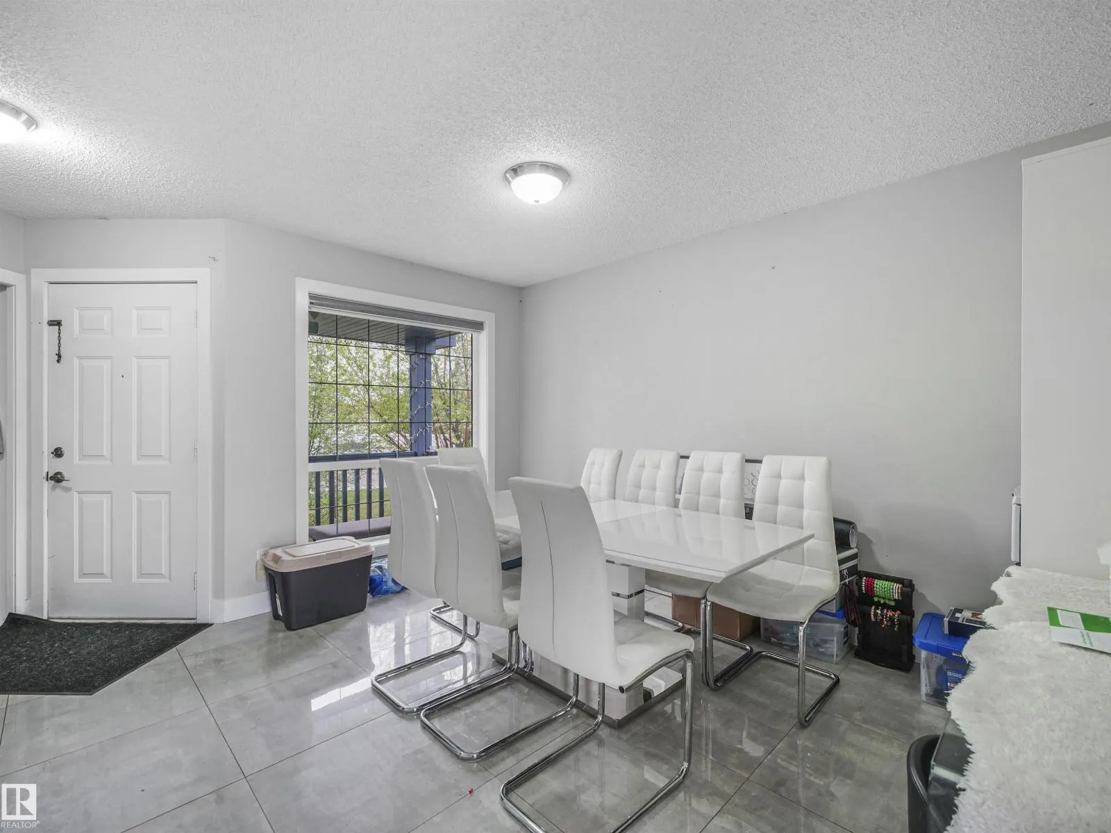 3707 28 ST NW