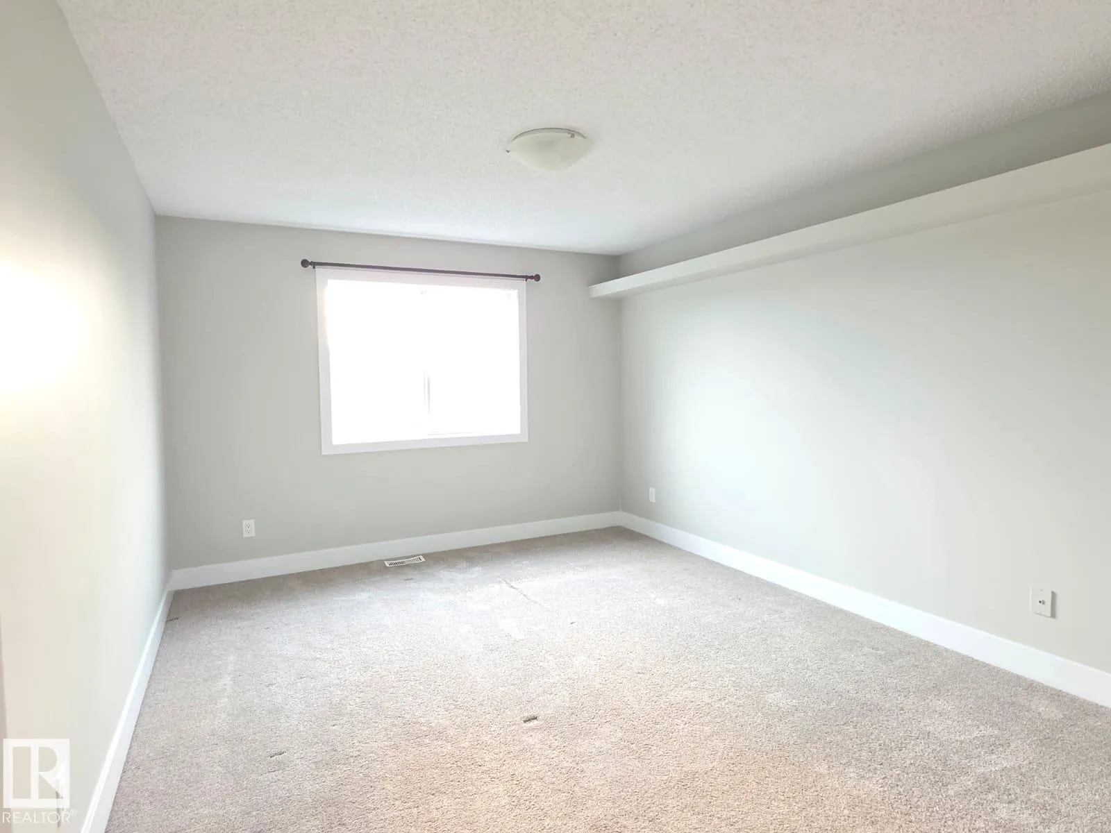 3707 28 ST NW