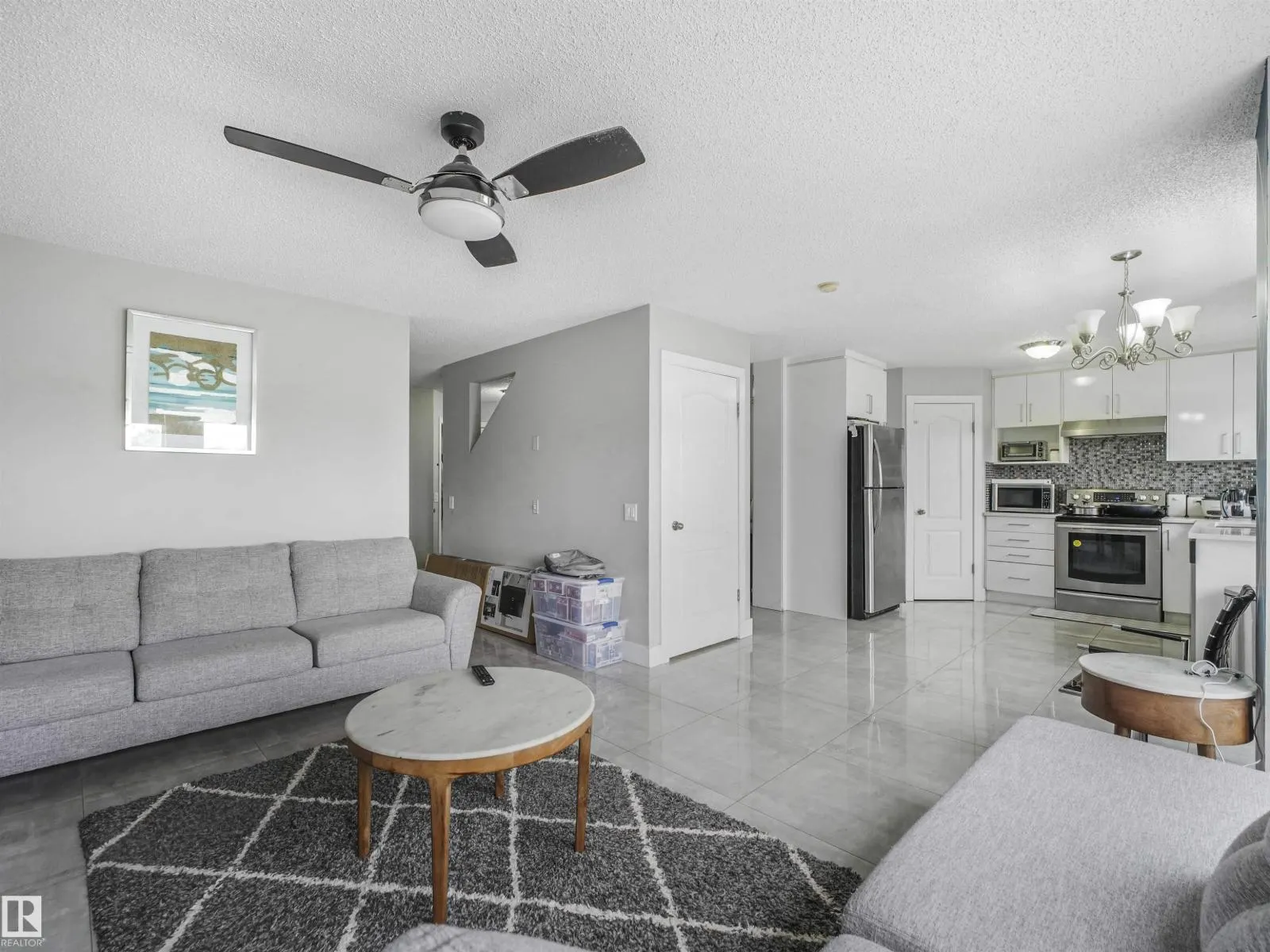 3707 28 ST NW