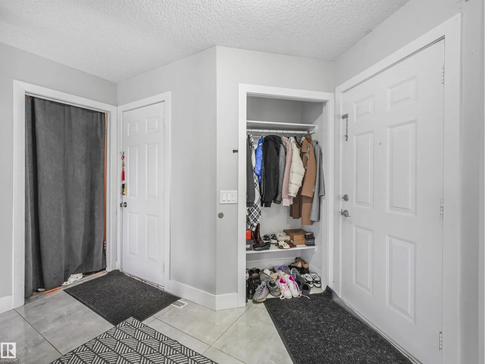 3707 28 ST NW