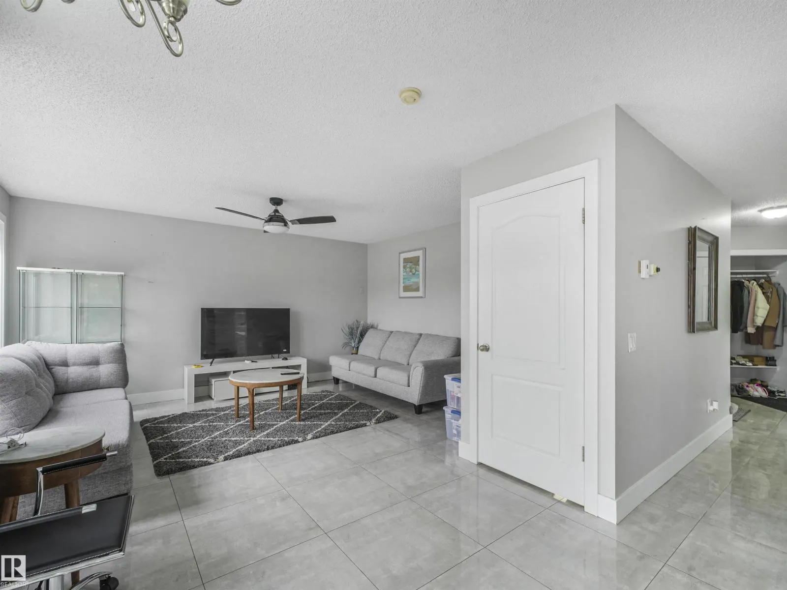 3707 28 ST NW
