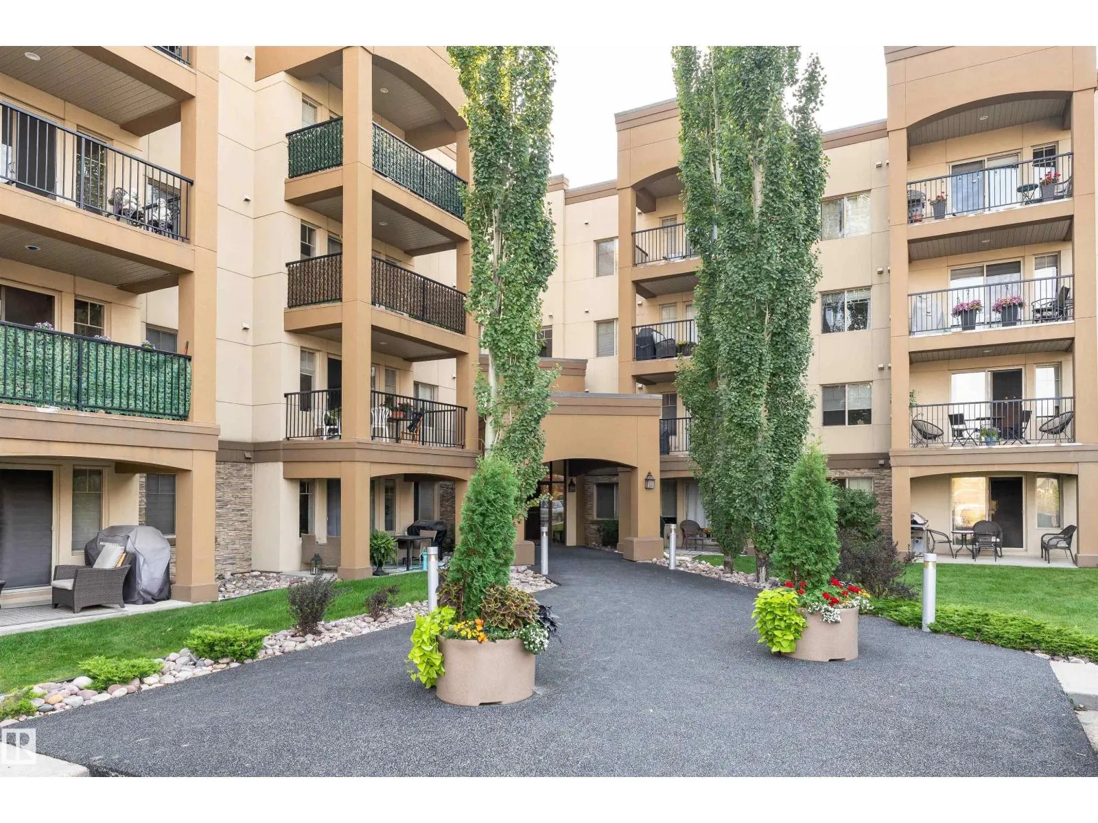 #125 400 Palisades WY