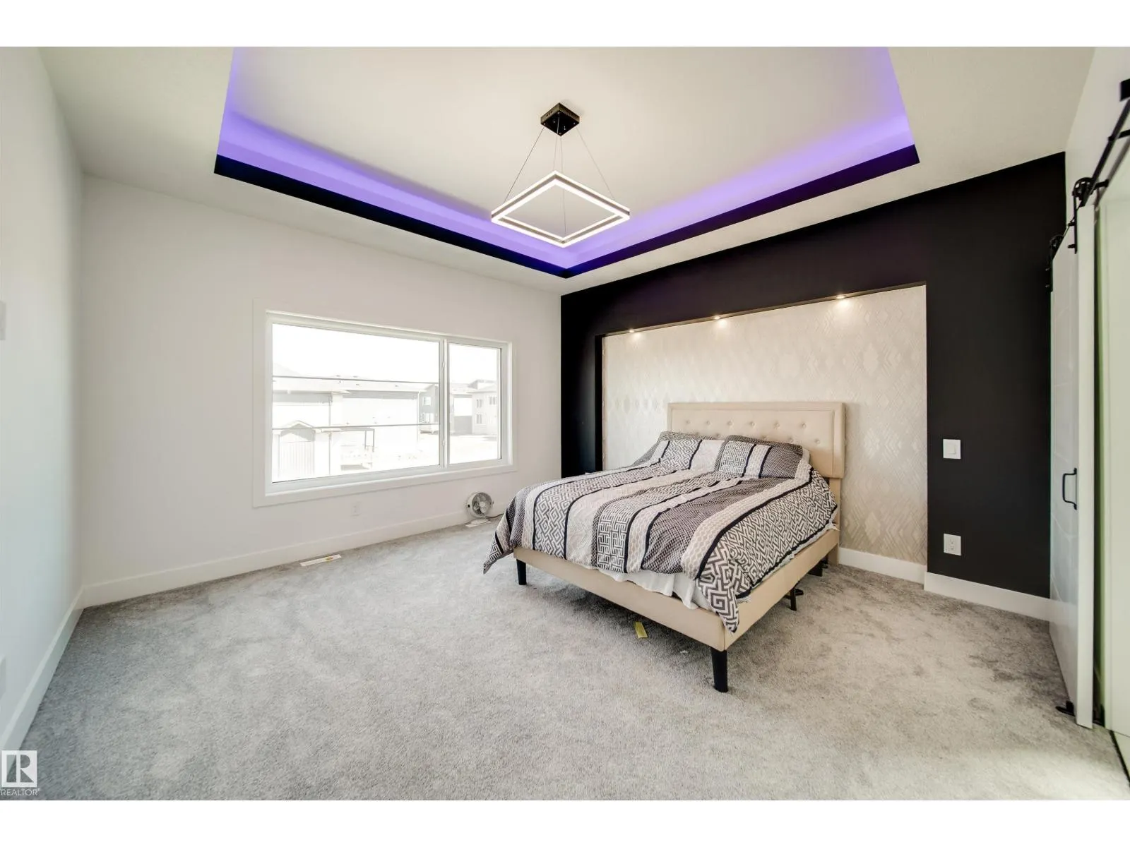 1831 63 AV NE