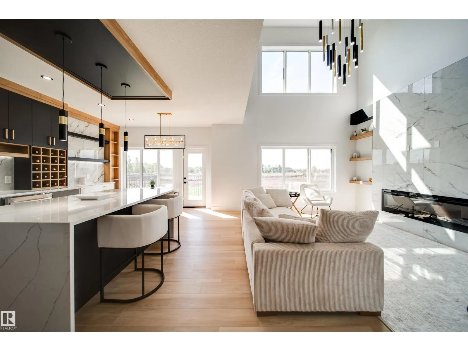 1831 63 AV NE