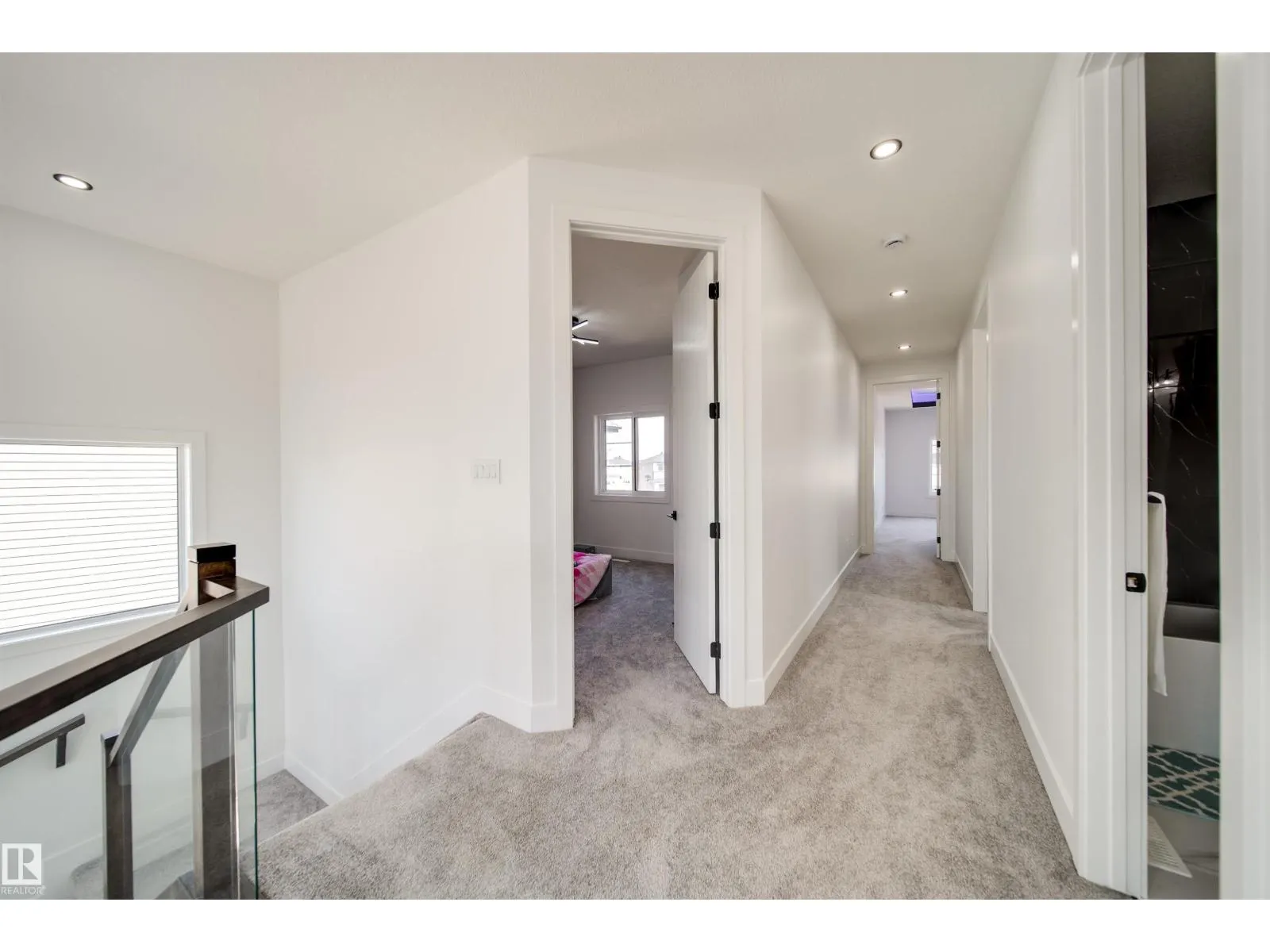 1831 63 AV NE