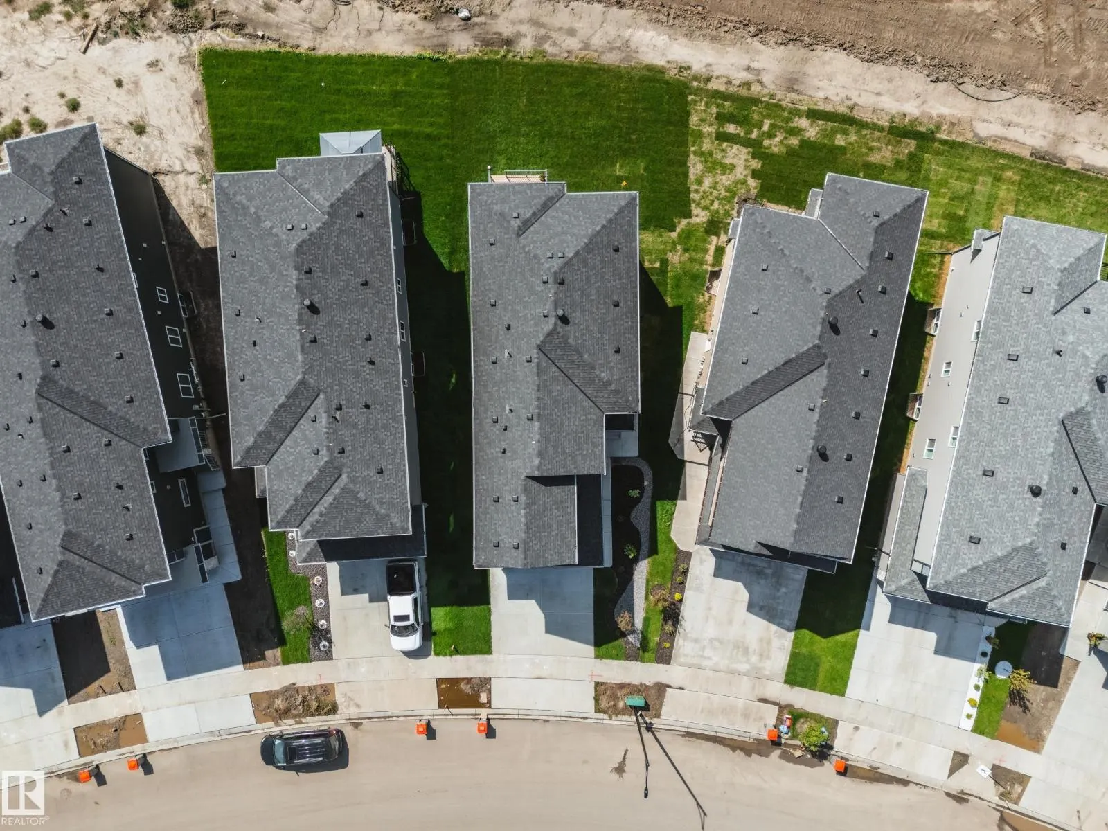 1831 63 AV NE