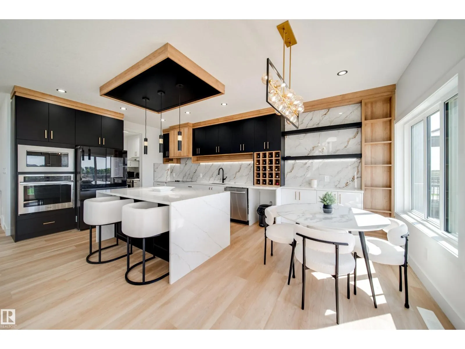 1831 63 AV NE