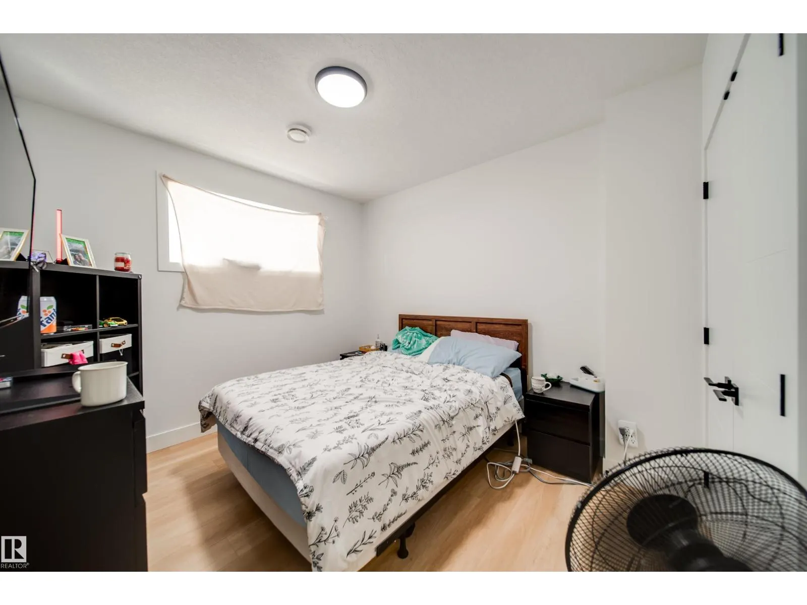 1831 63 AV NE