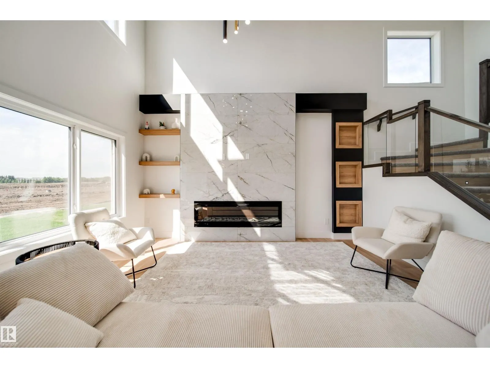 1831 63 AV NE