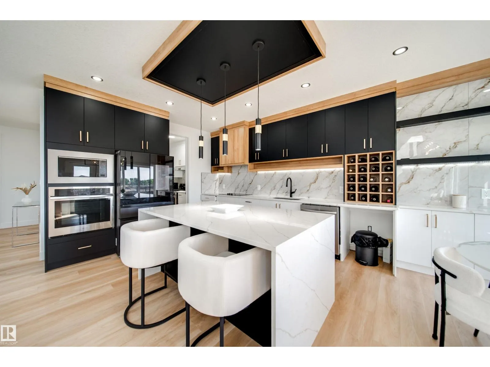 1831 63 AV NE