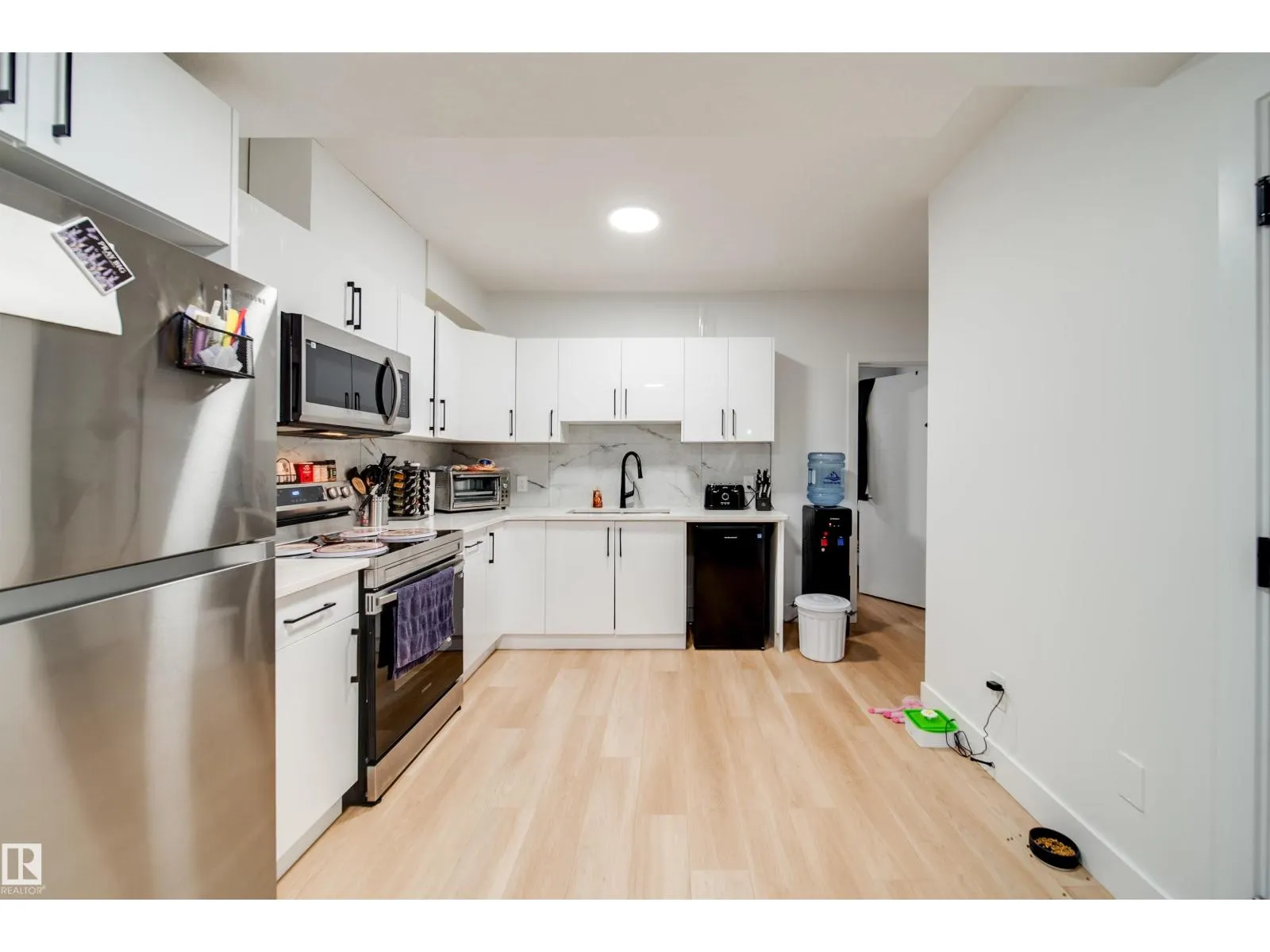1831 63 AV NE