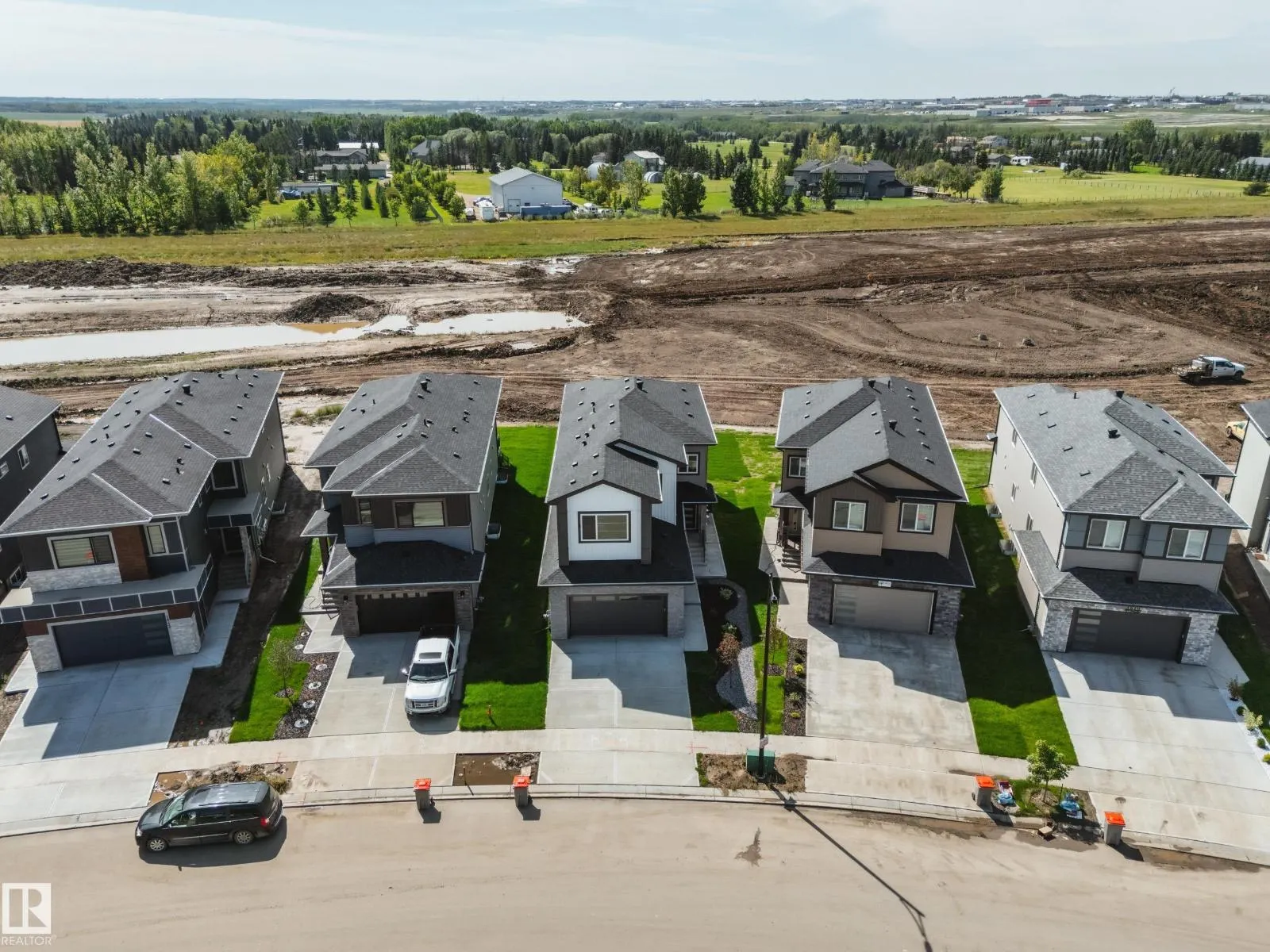 1831 63 AV NE