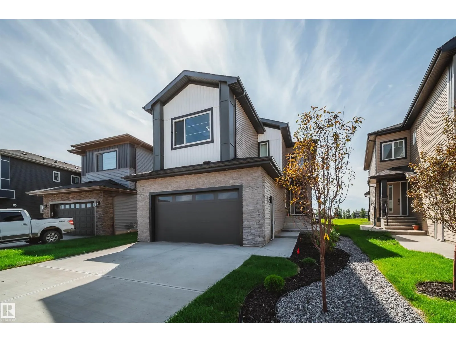 1831 63 AV NE