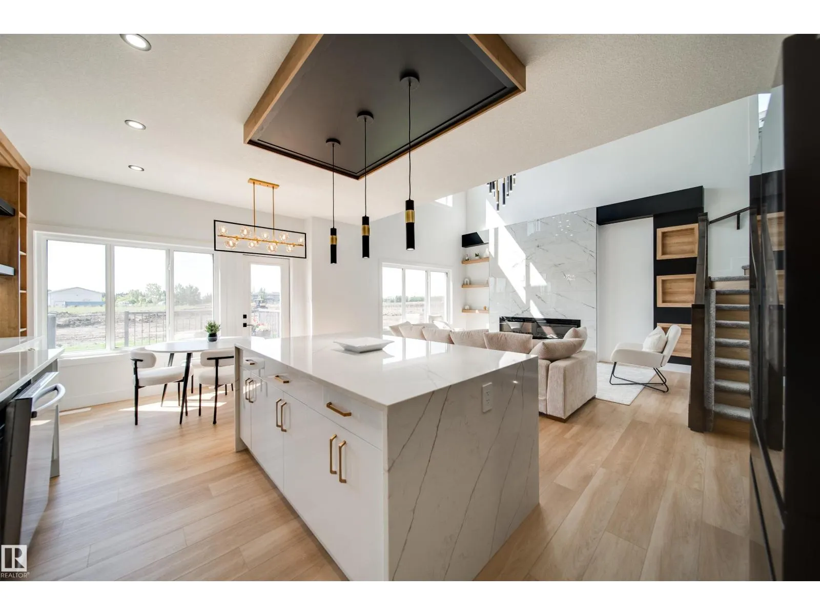 1831 63 AV NE