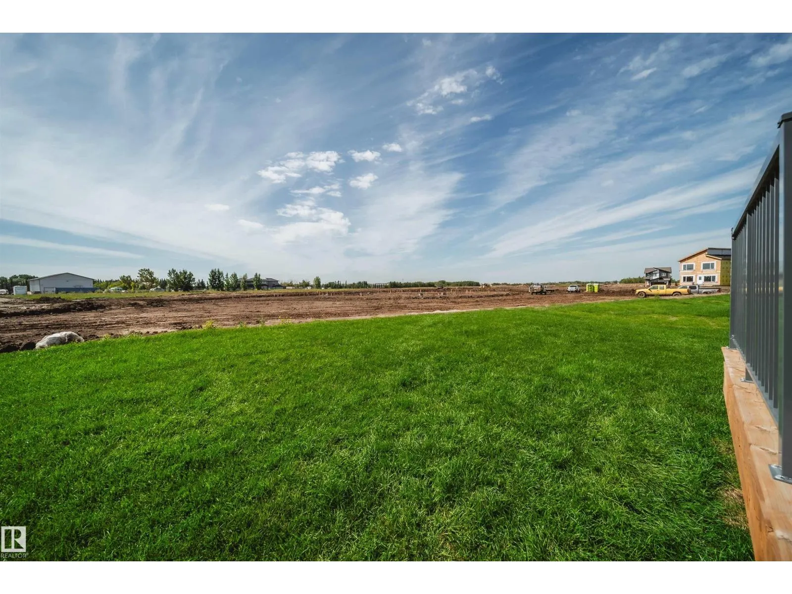 1831 63 AV NE