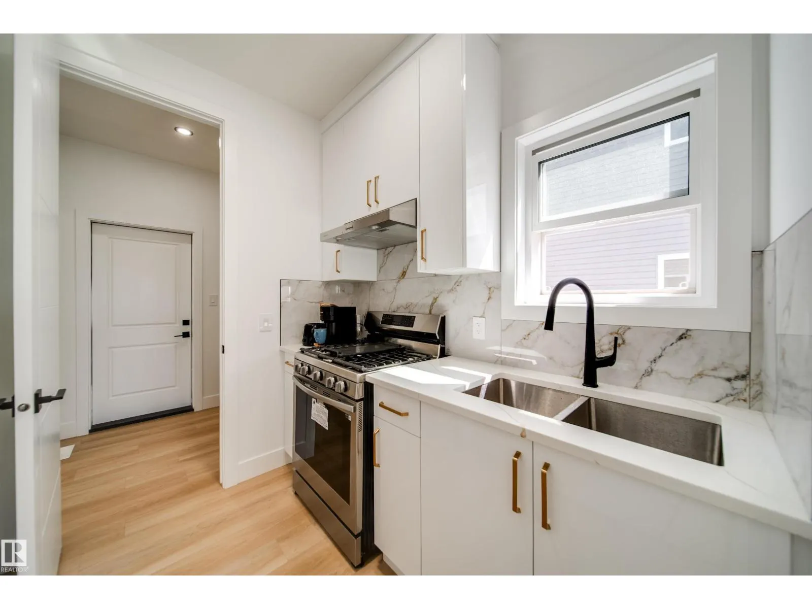 1831 63 AV NE