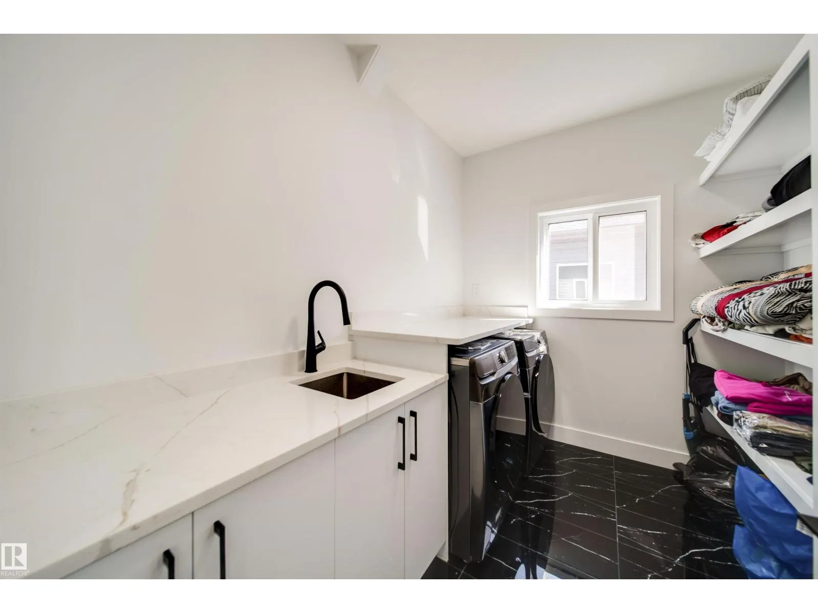 1831 63 AV NE