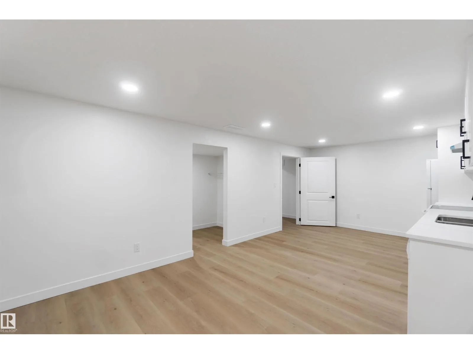 22 SUNNYSIDE CR