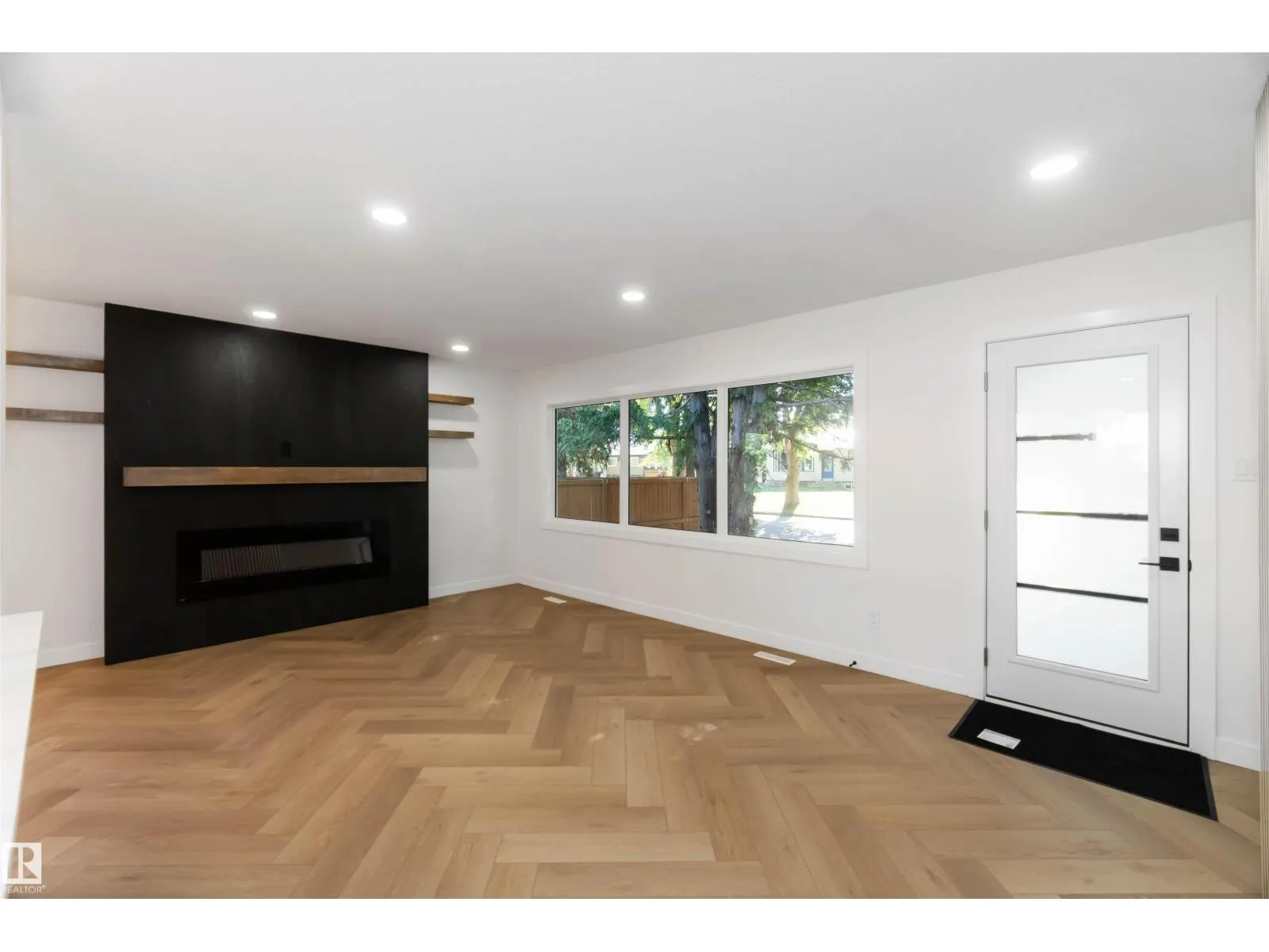 22 SUNNYSIDE CR