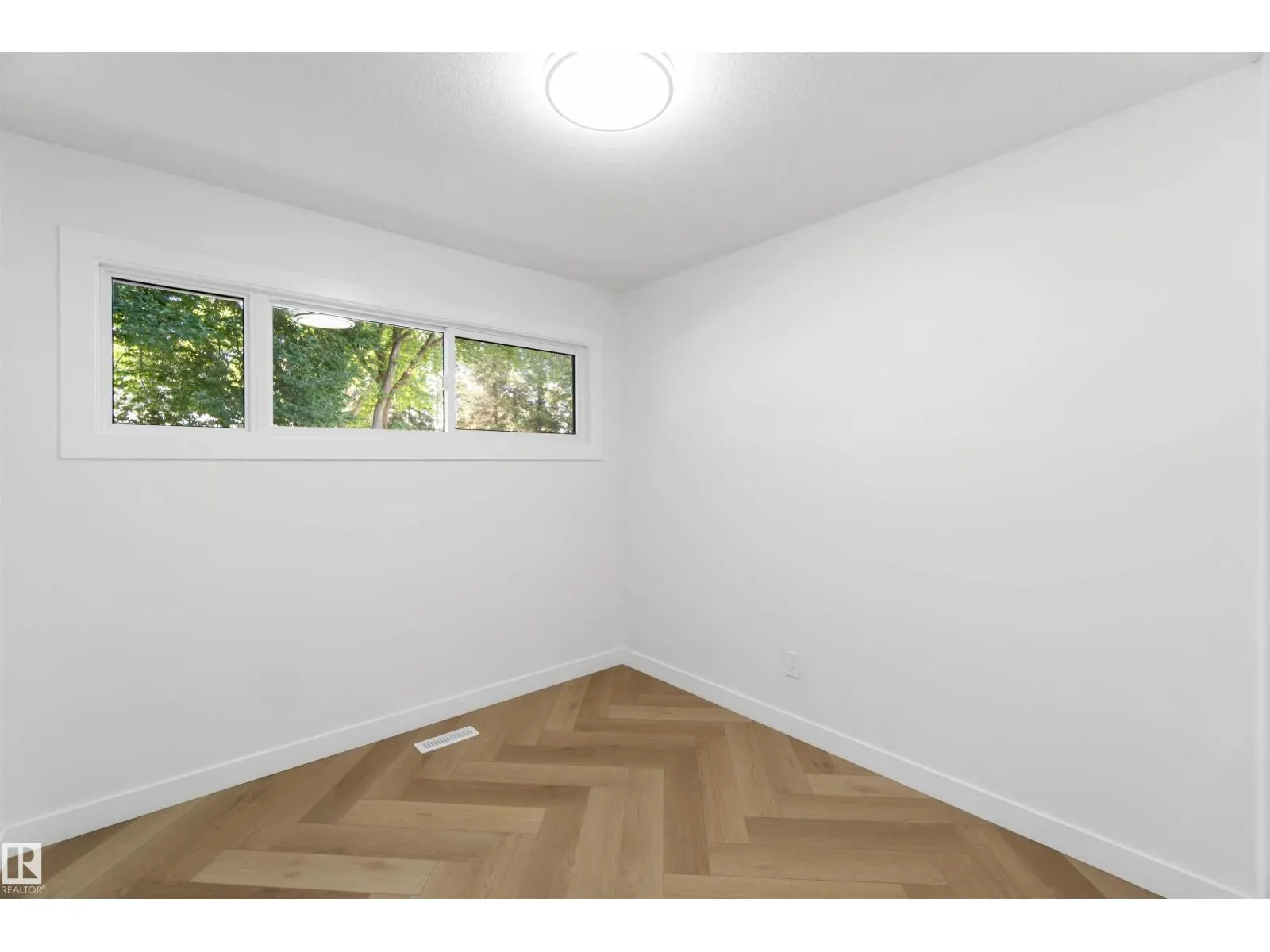 22 SUNNYSIDE CR