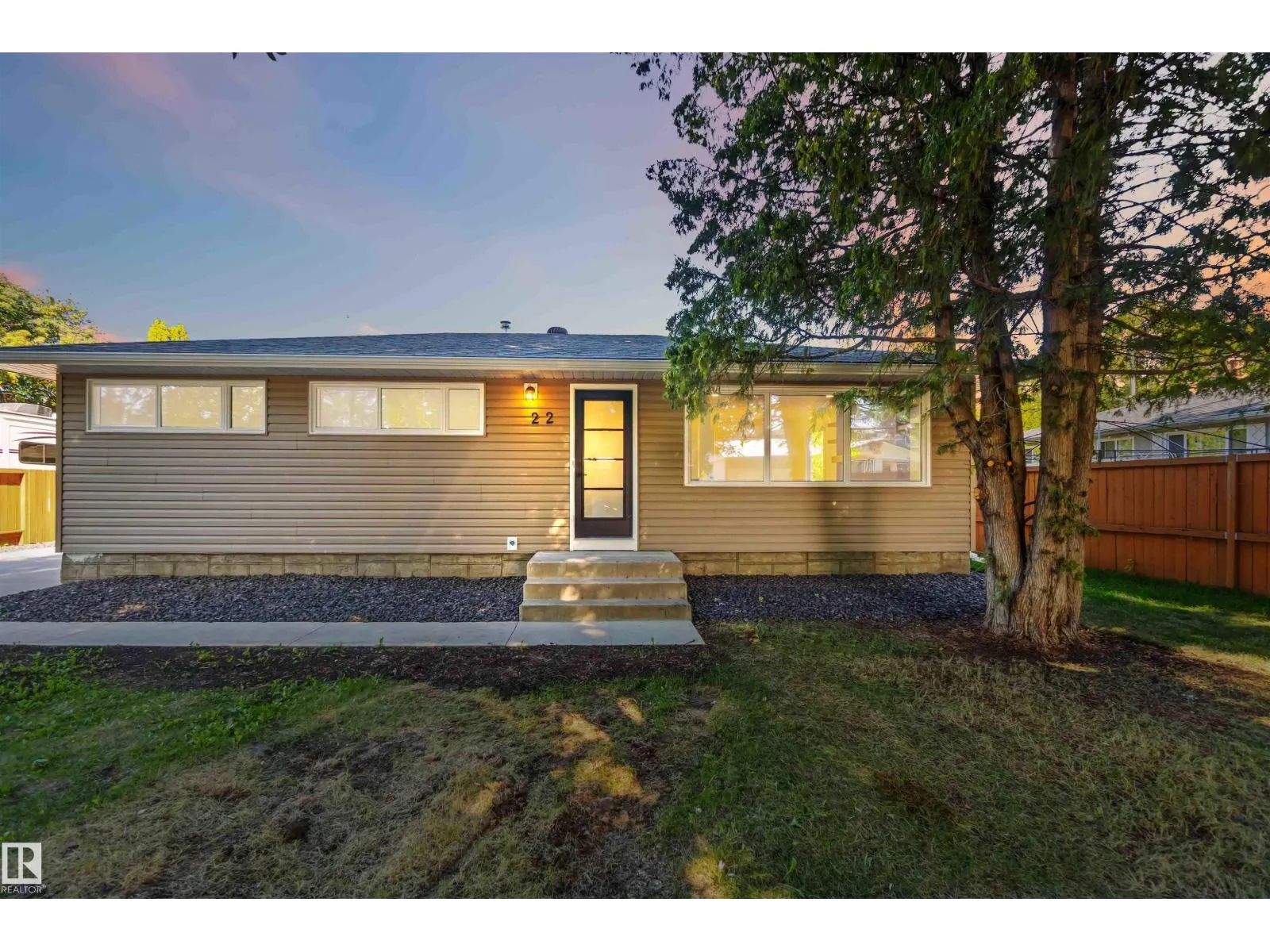 22 SUNNYSIDE CR