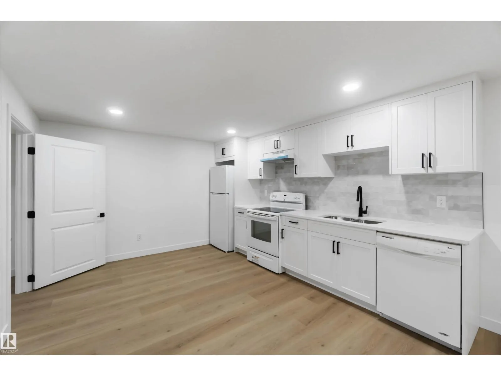22 SUNNYSIDE CR