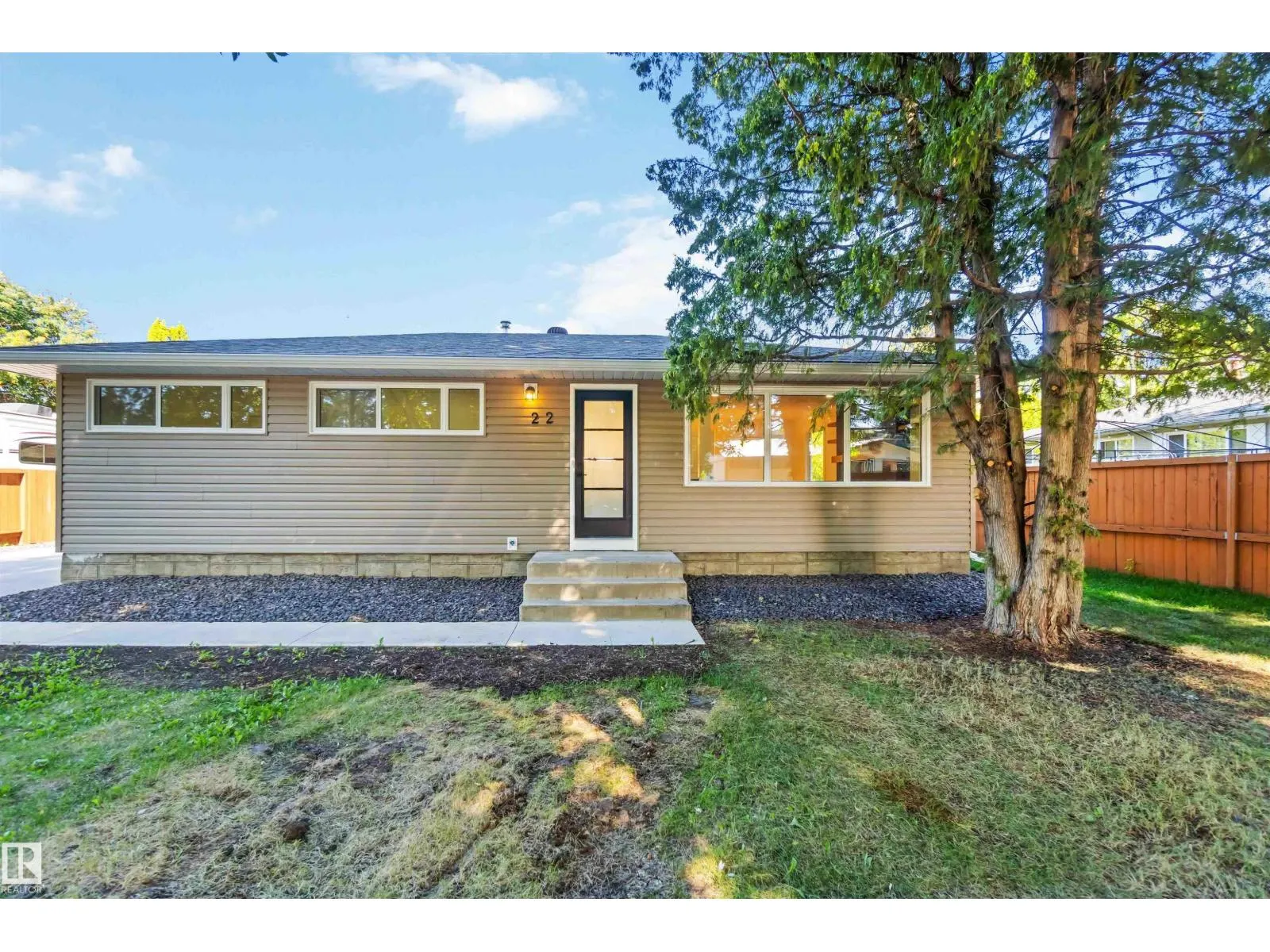22 SUNNYSIDE CR