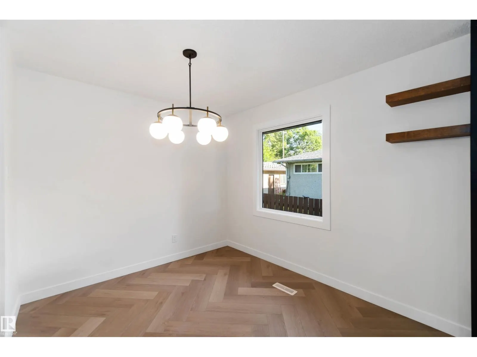 22 SUNNYSIDE CR