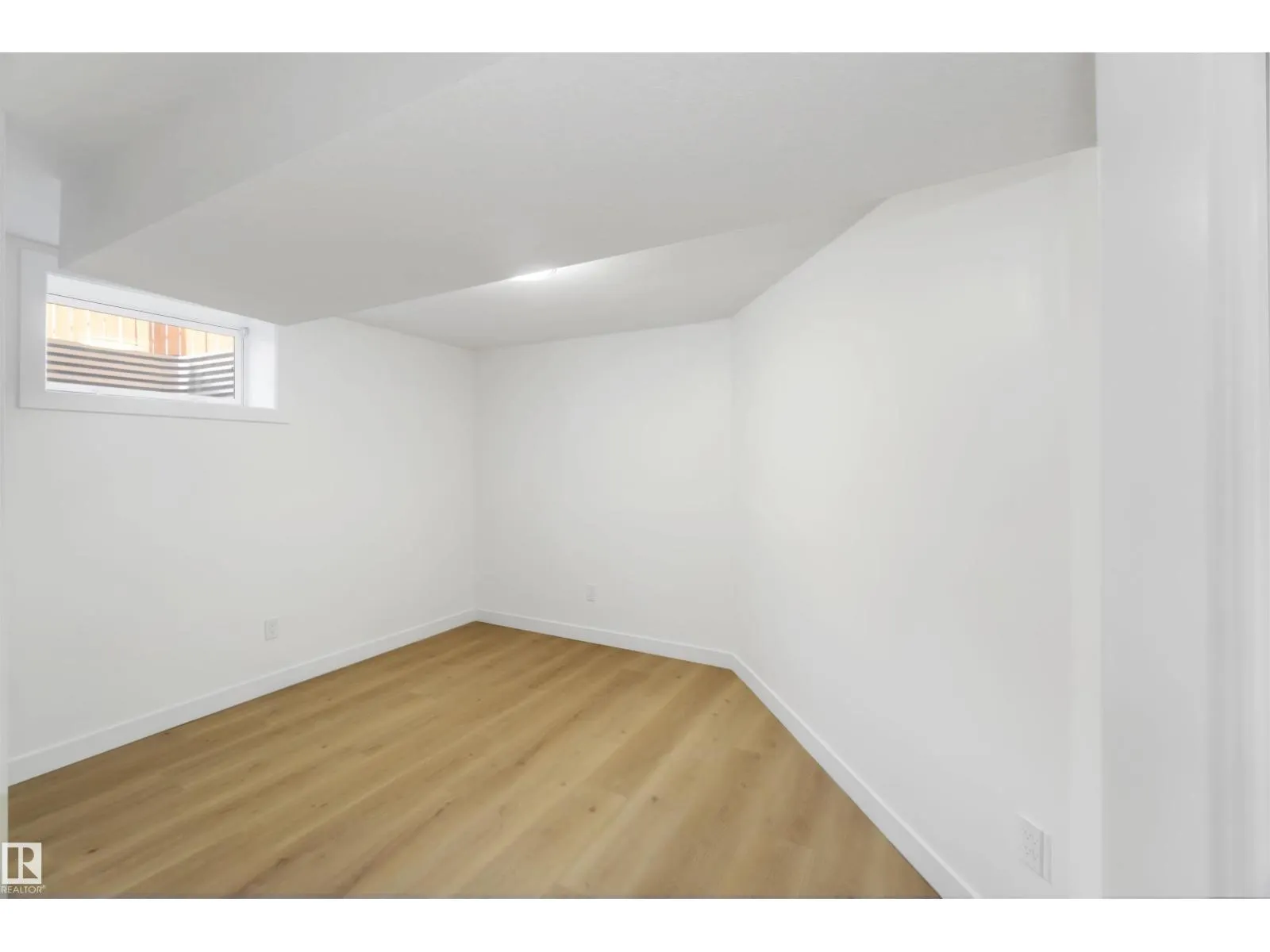 22 SUNNYSIDE CR