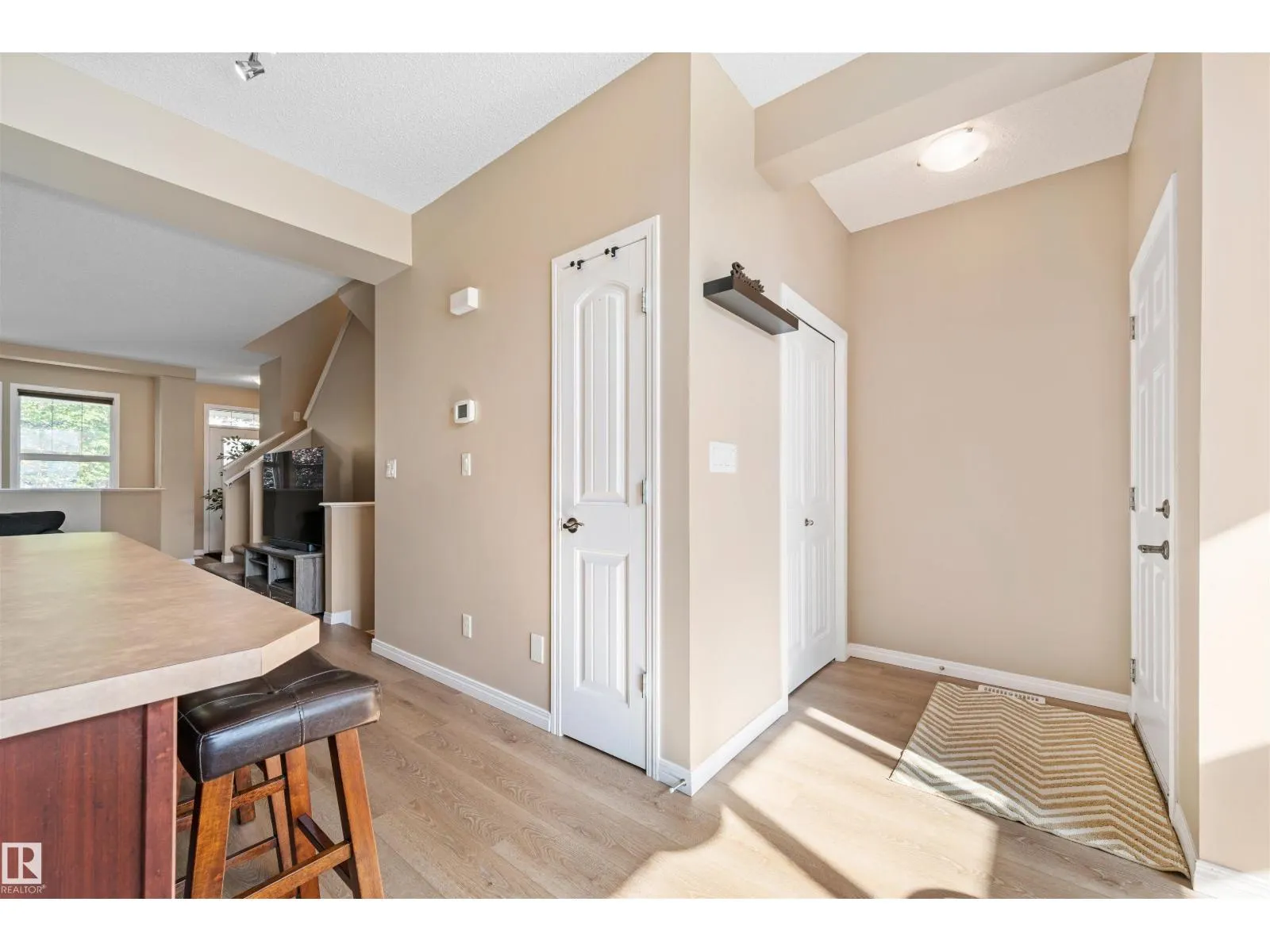 1319 74 ST SW