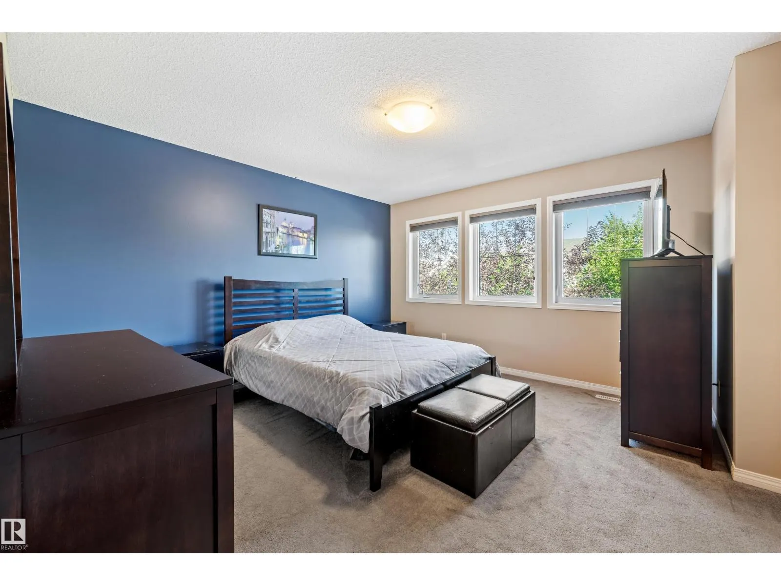 1319 74 ST SW