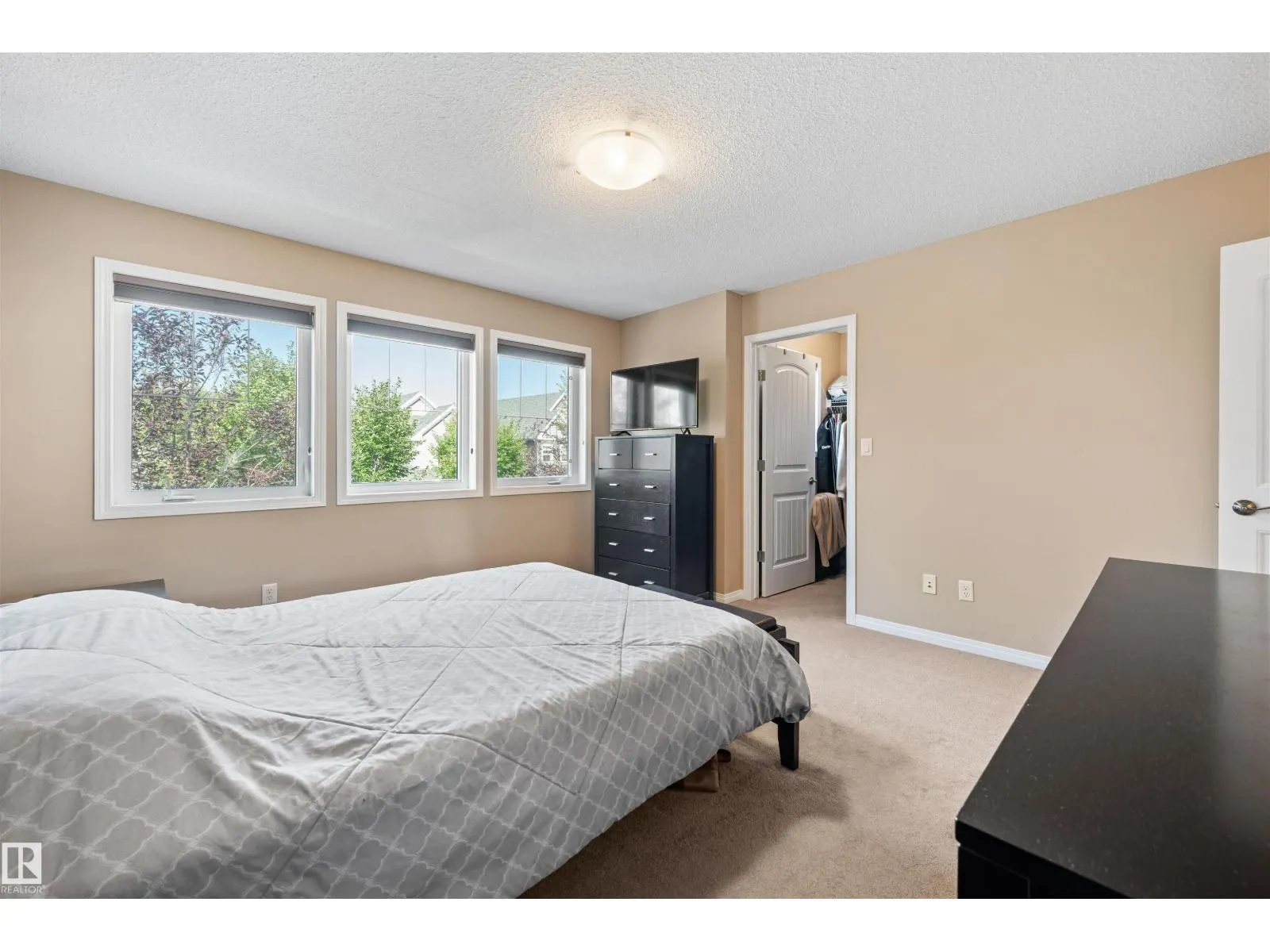1319 74 ST SW