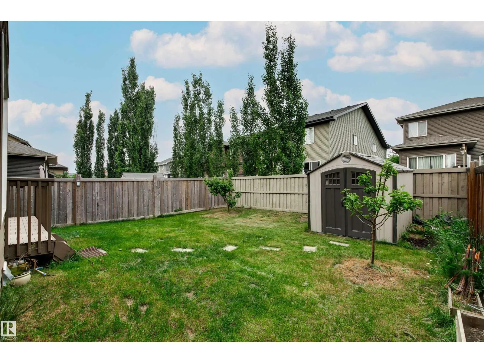 8804 217 ST NW