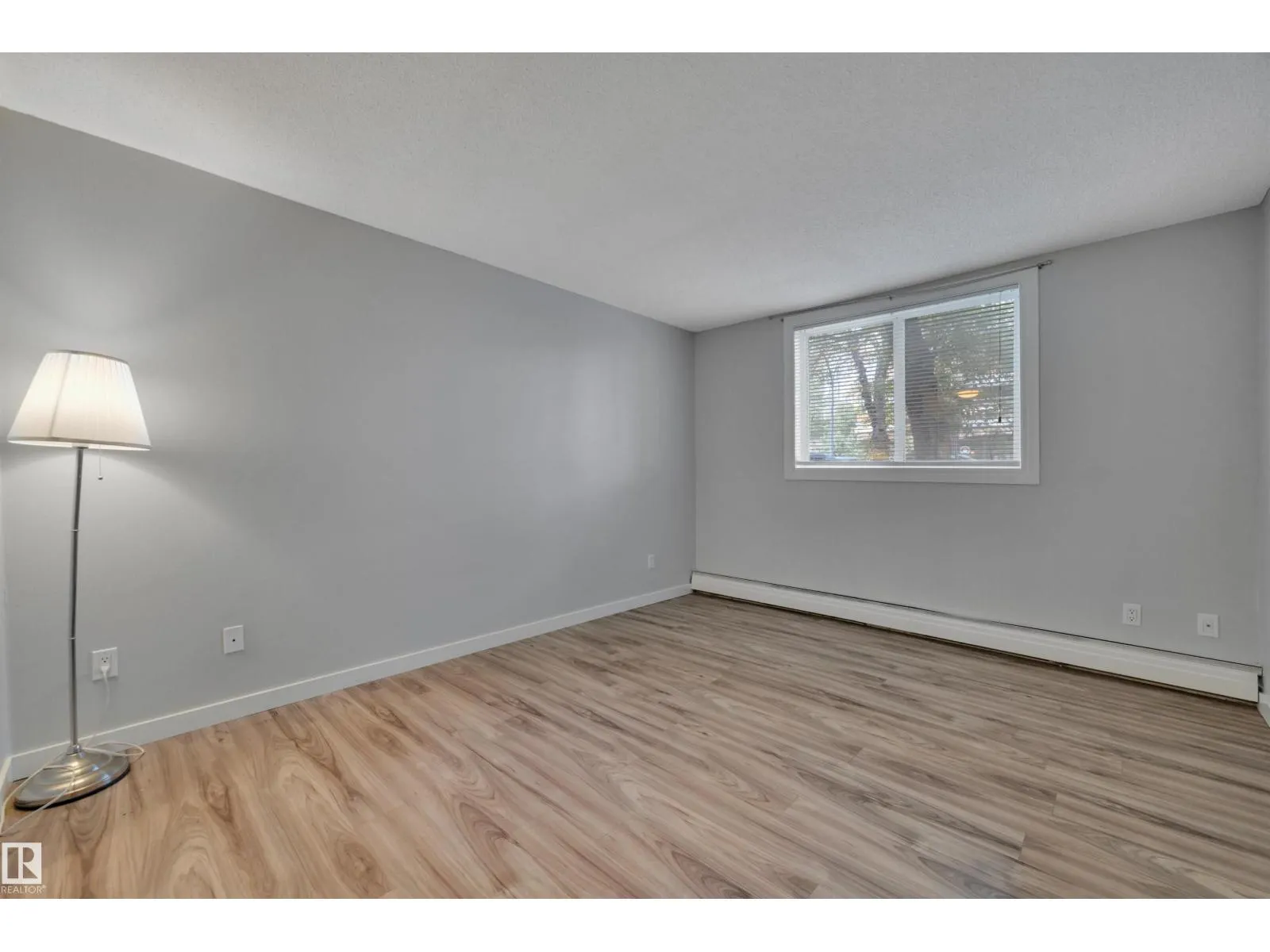 #102 8149 111 ST NW