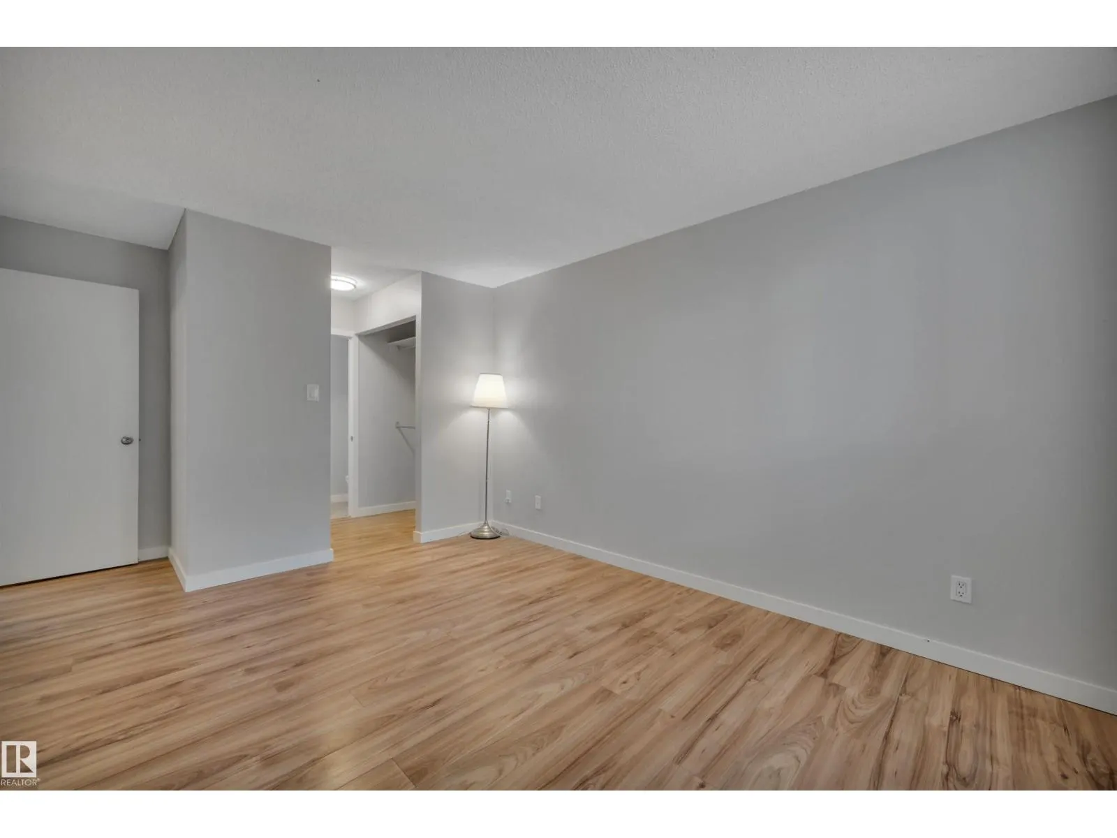 #102 8149 111 ST NW