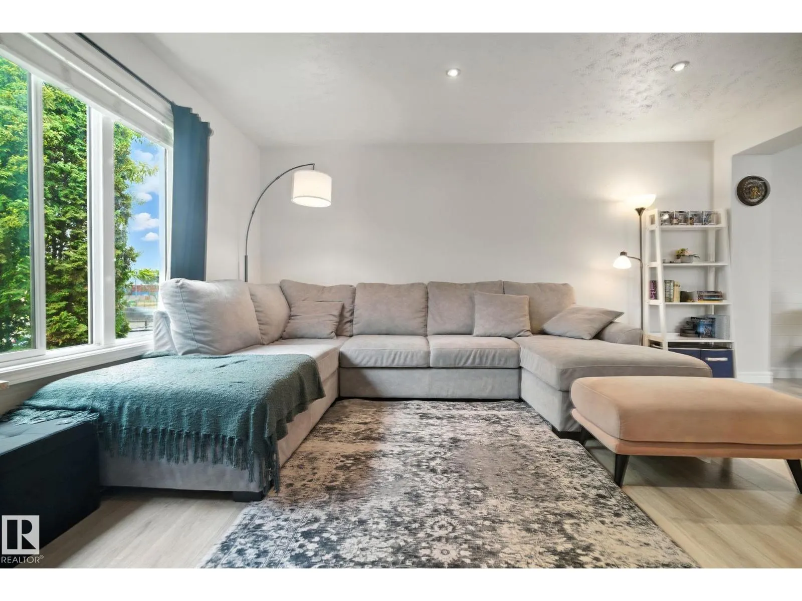 12710 85 ST NW