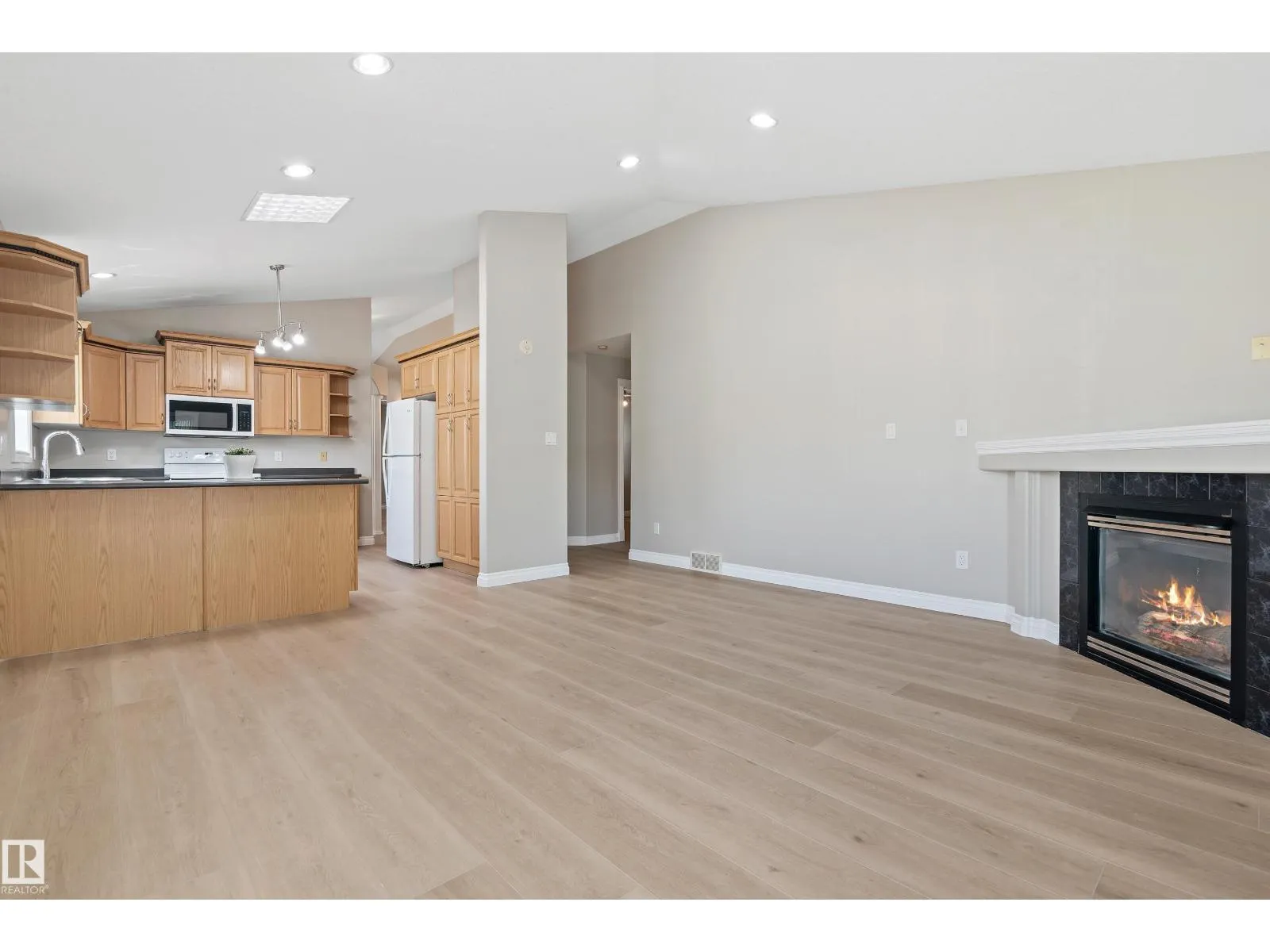 15216 49 ST NW