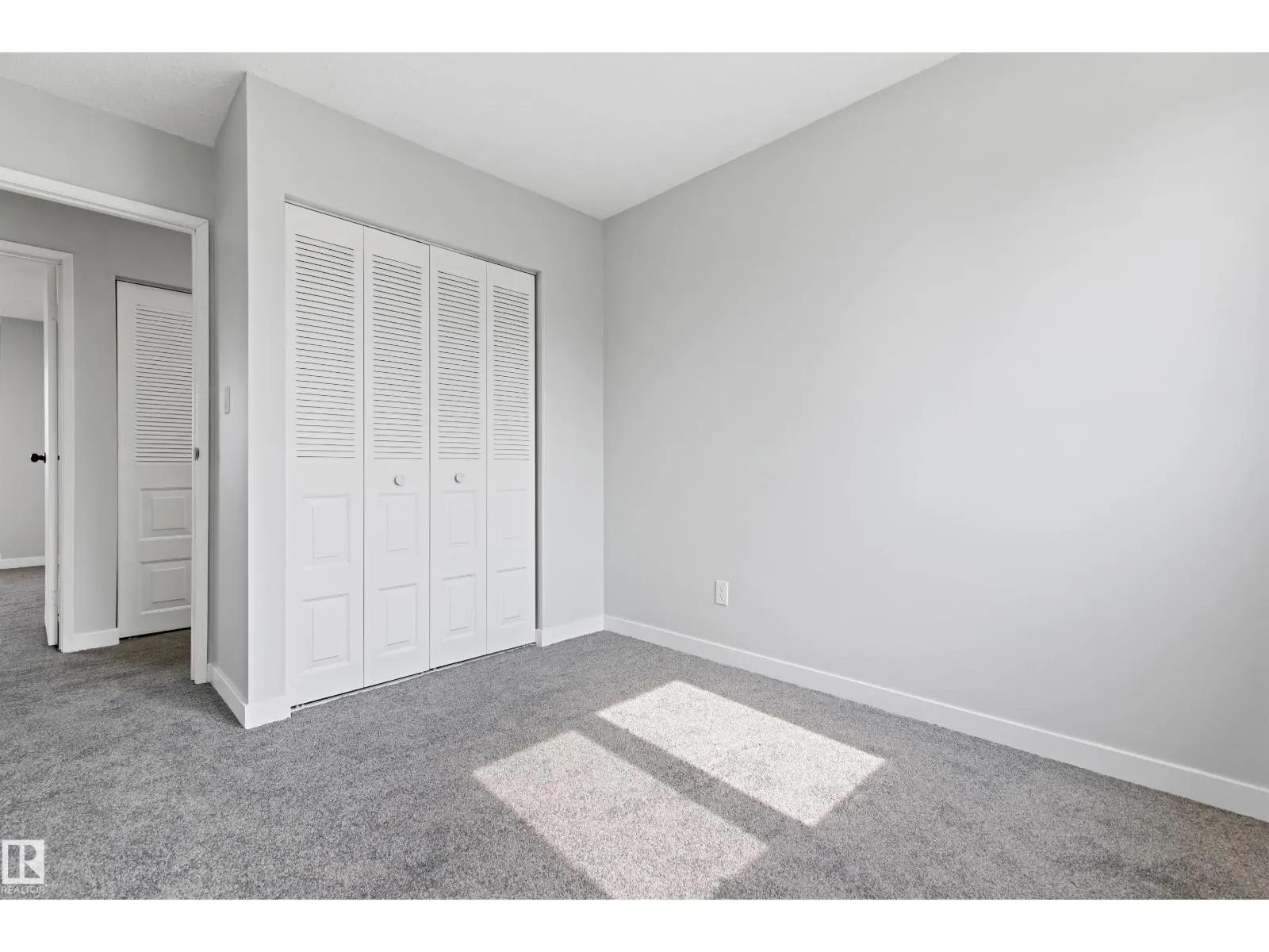 #12 3115 119 ST NW