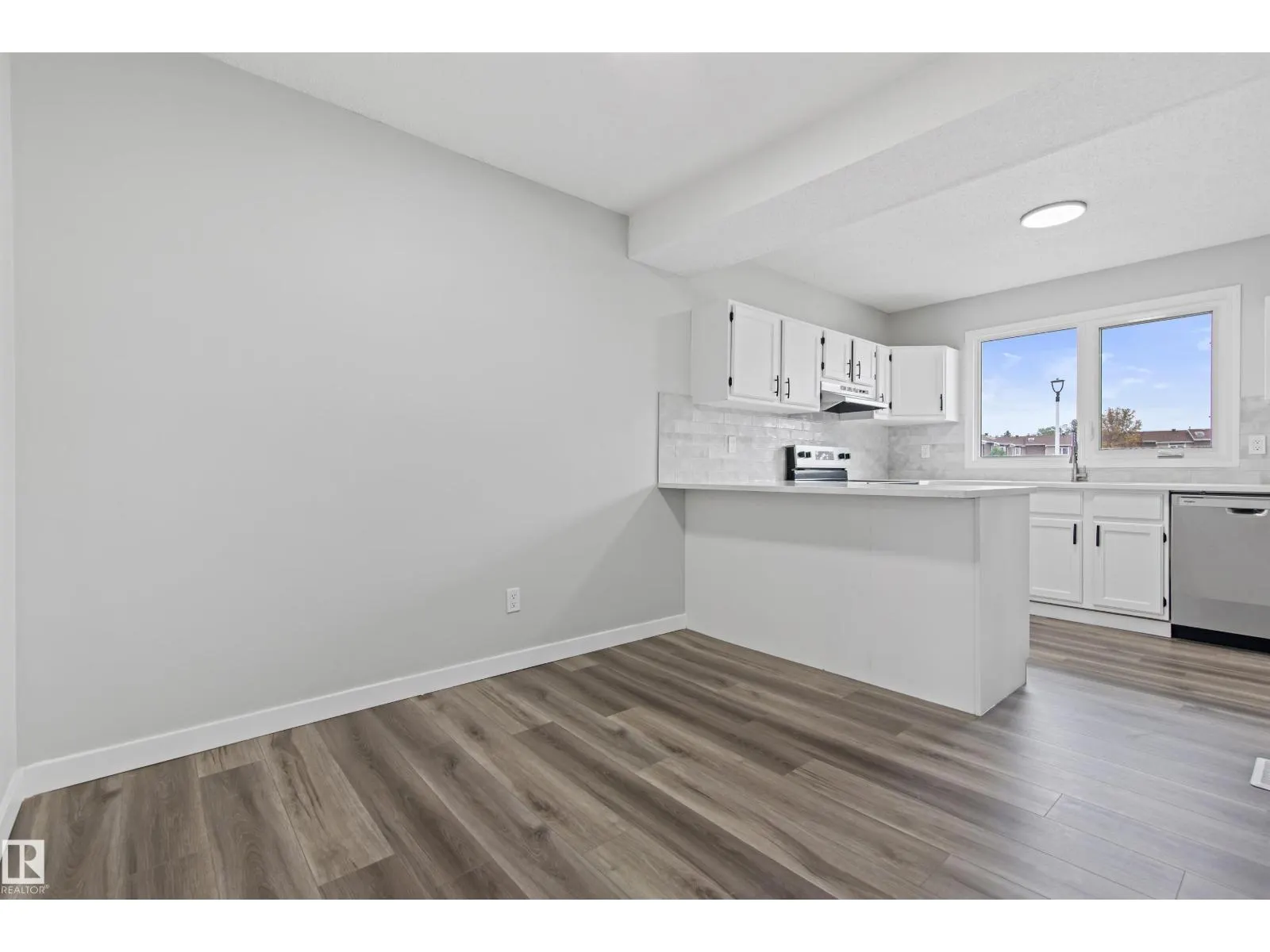 #12 3115 119 ST NW