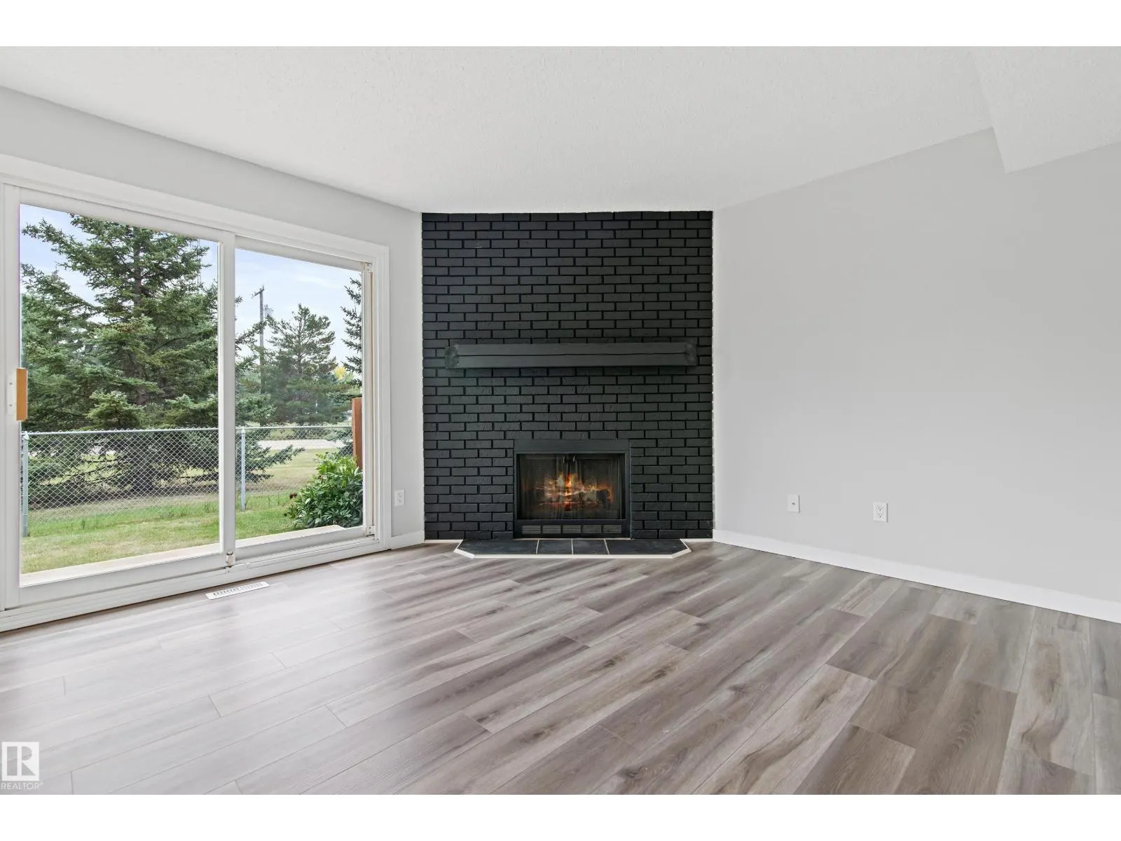 #12 3115 119 ST NW