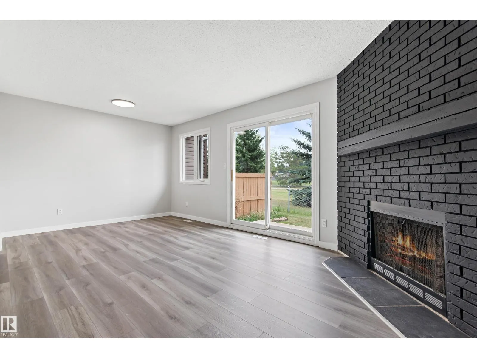 #12 3115 119 ST NW