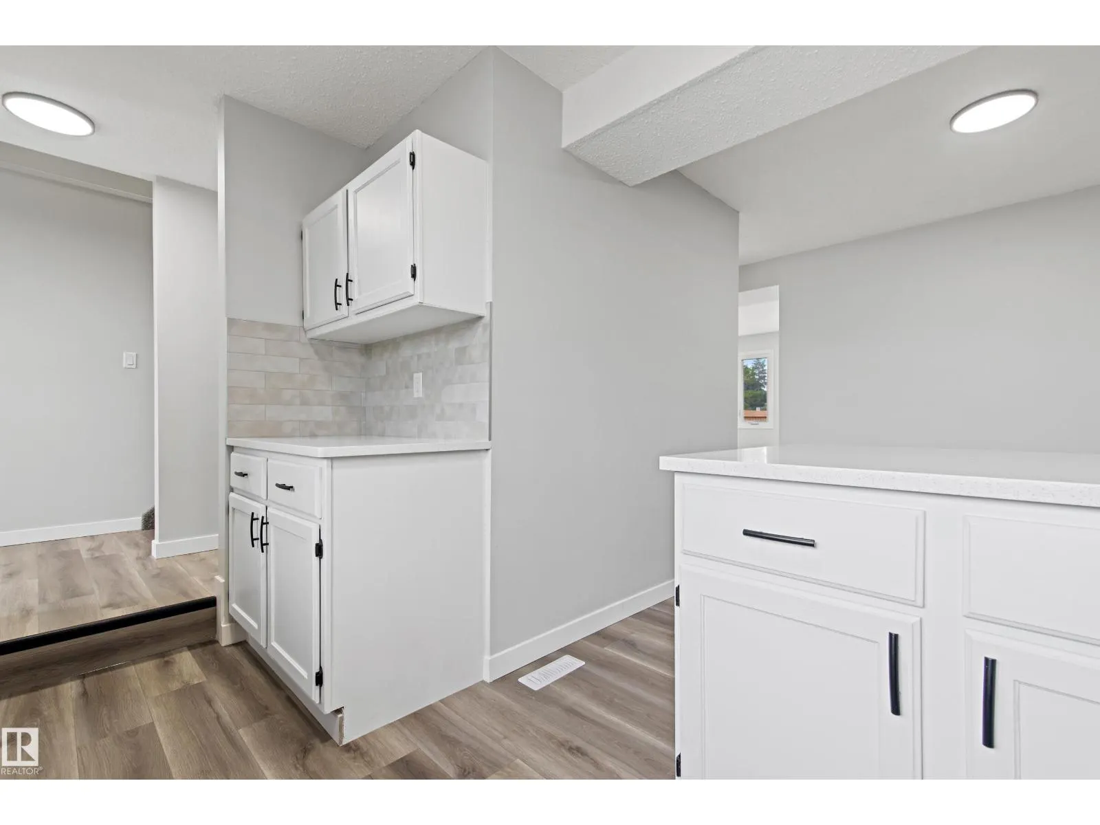 #12 3115 119 ST NW