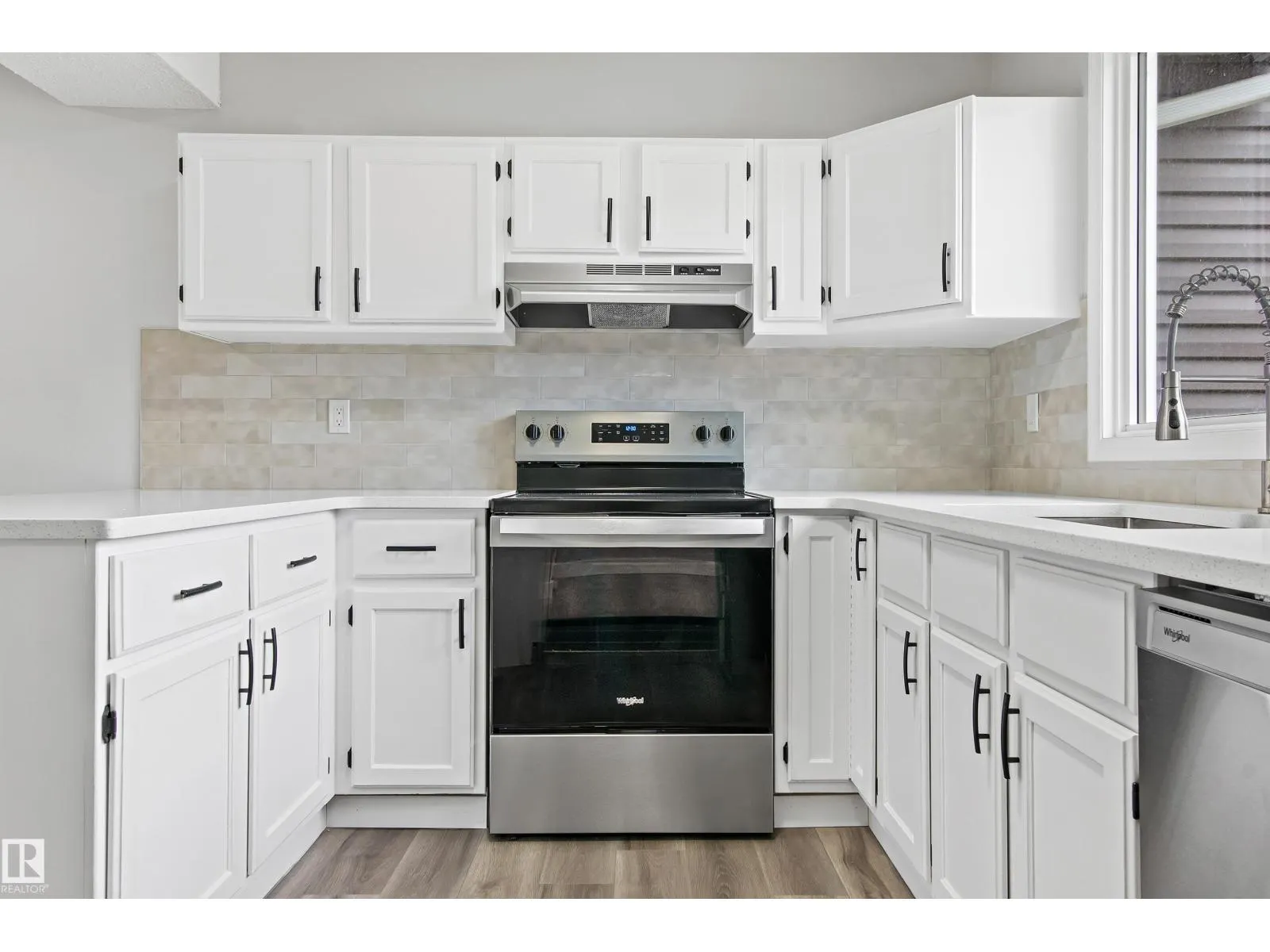 #12 3115 119 ST NW