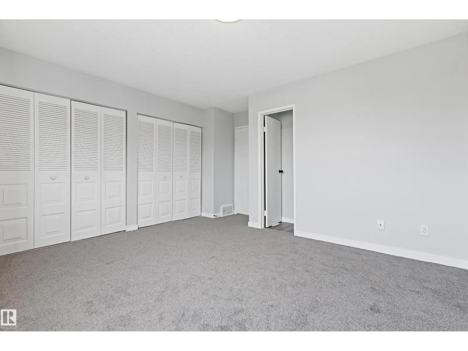 #12 3115 119 ST NW